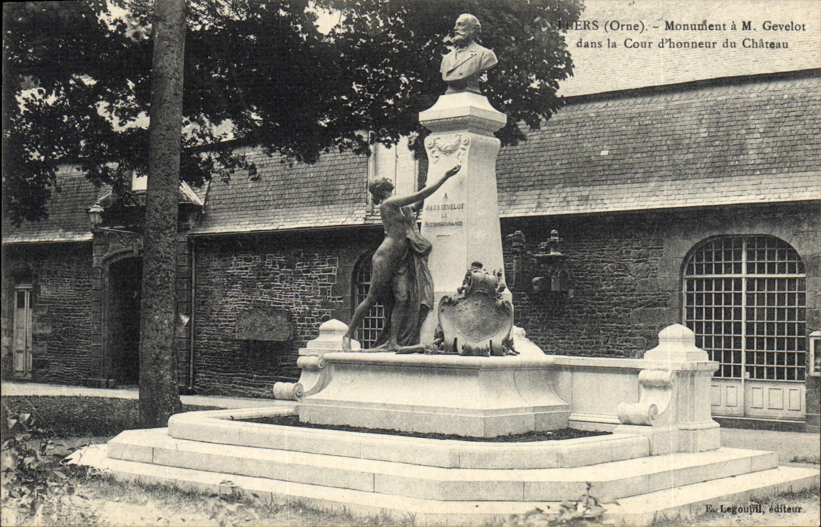 CPA Flers Monument