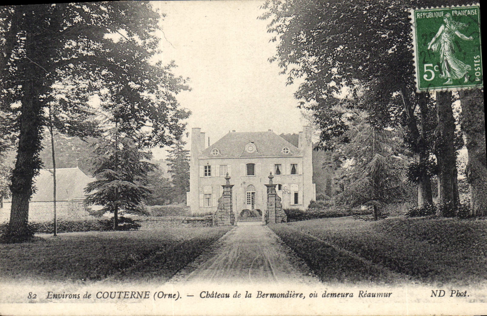 CPA Couterne Chateau de la Bermondiere