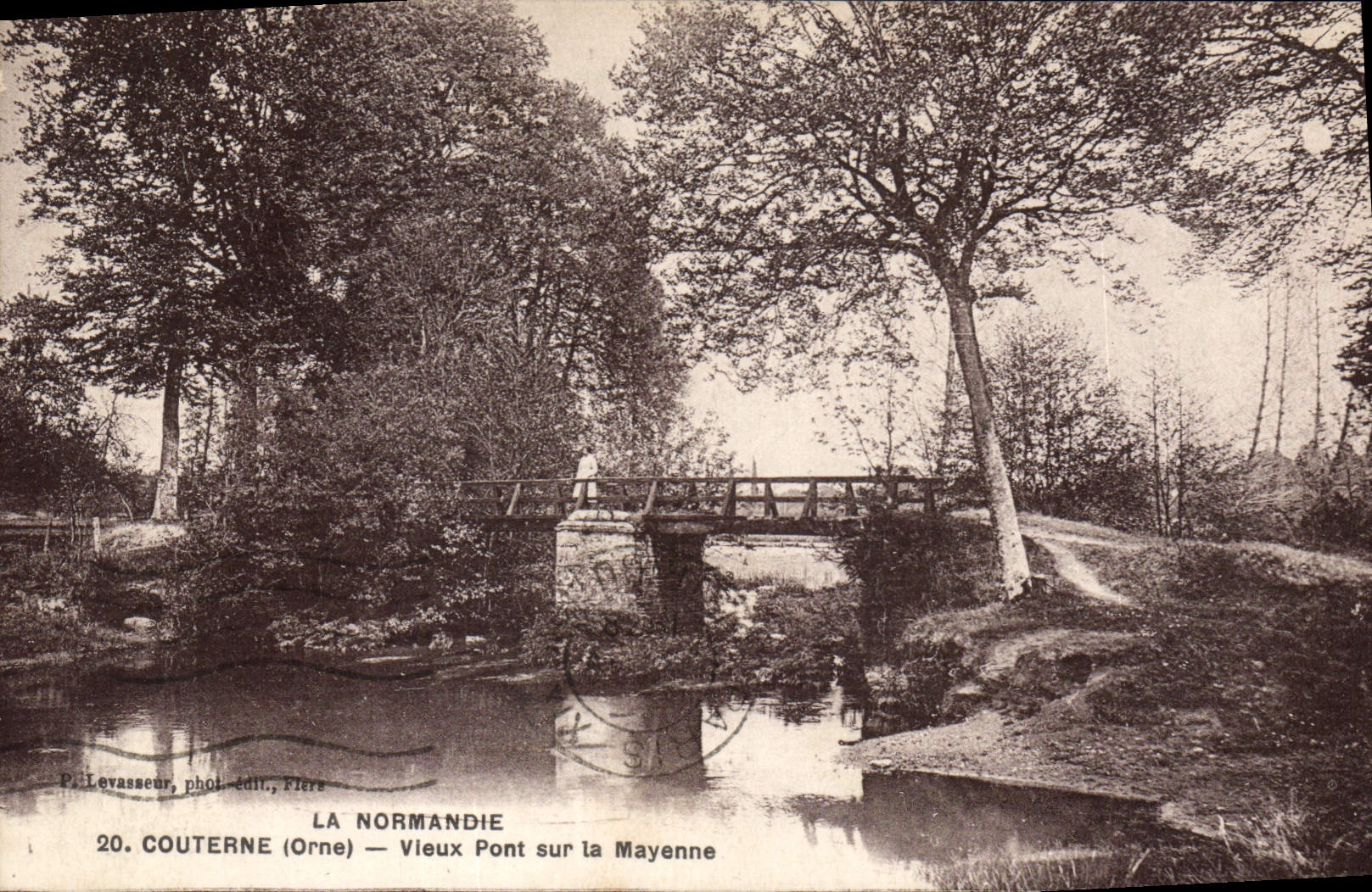 CPA Couterne Vieux Pont Sur La Mayenne
