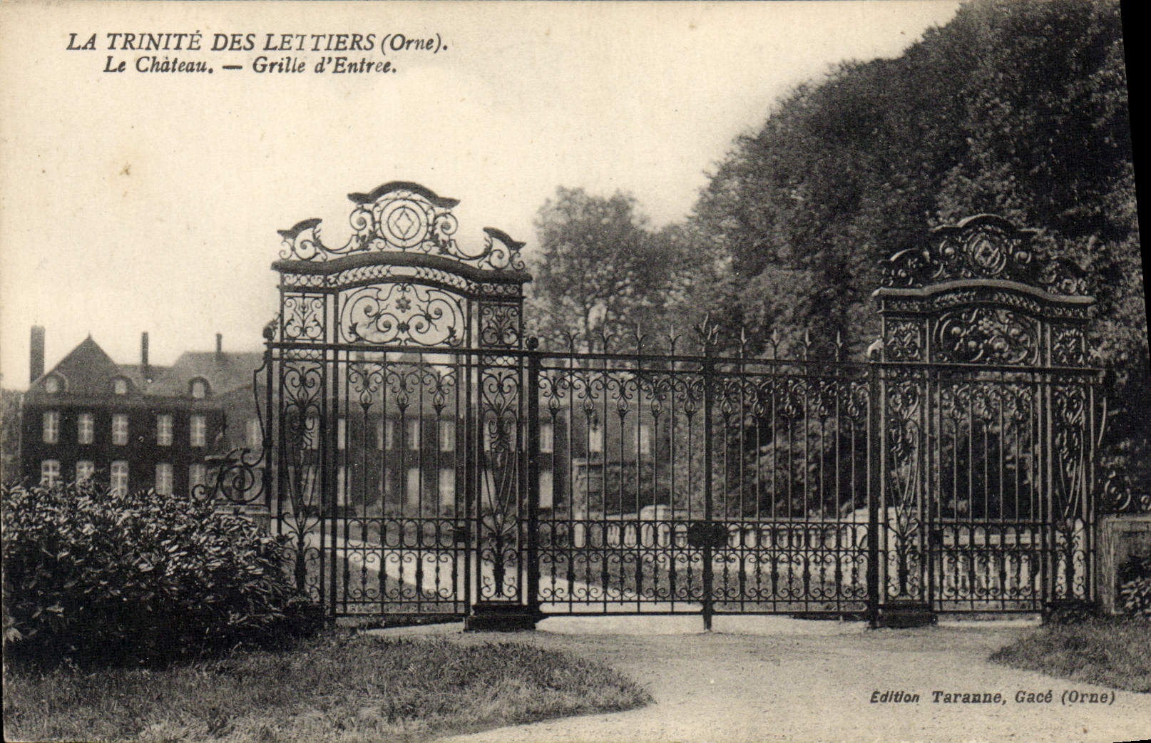 CPA La Trinite Des Lettiers Le Chateau Grille D'Entree