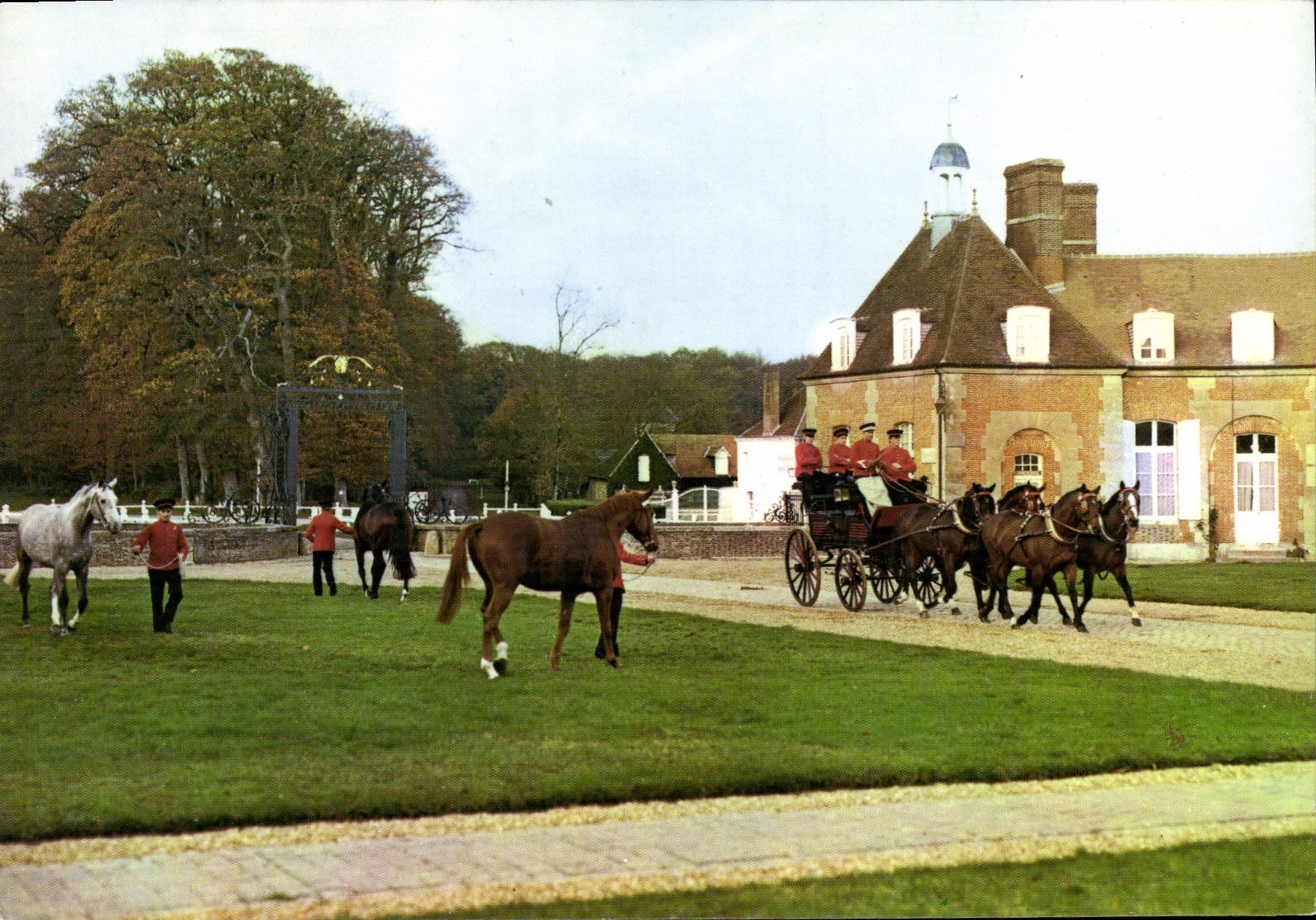 CPSM La Cour D'Honneur Le Haras Du Pin Exmes