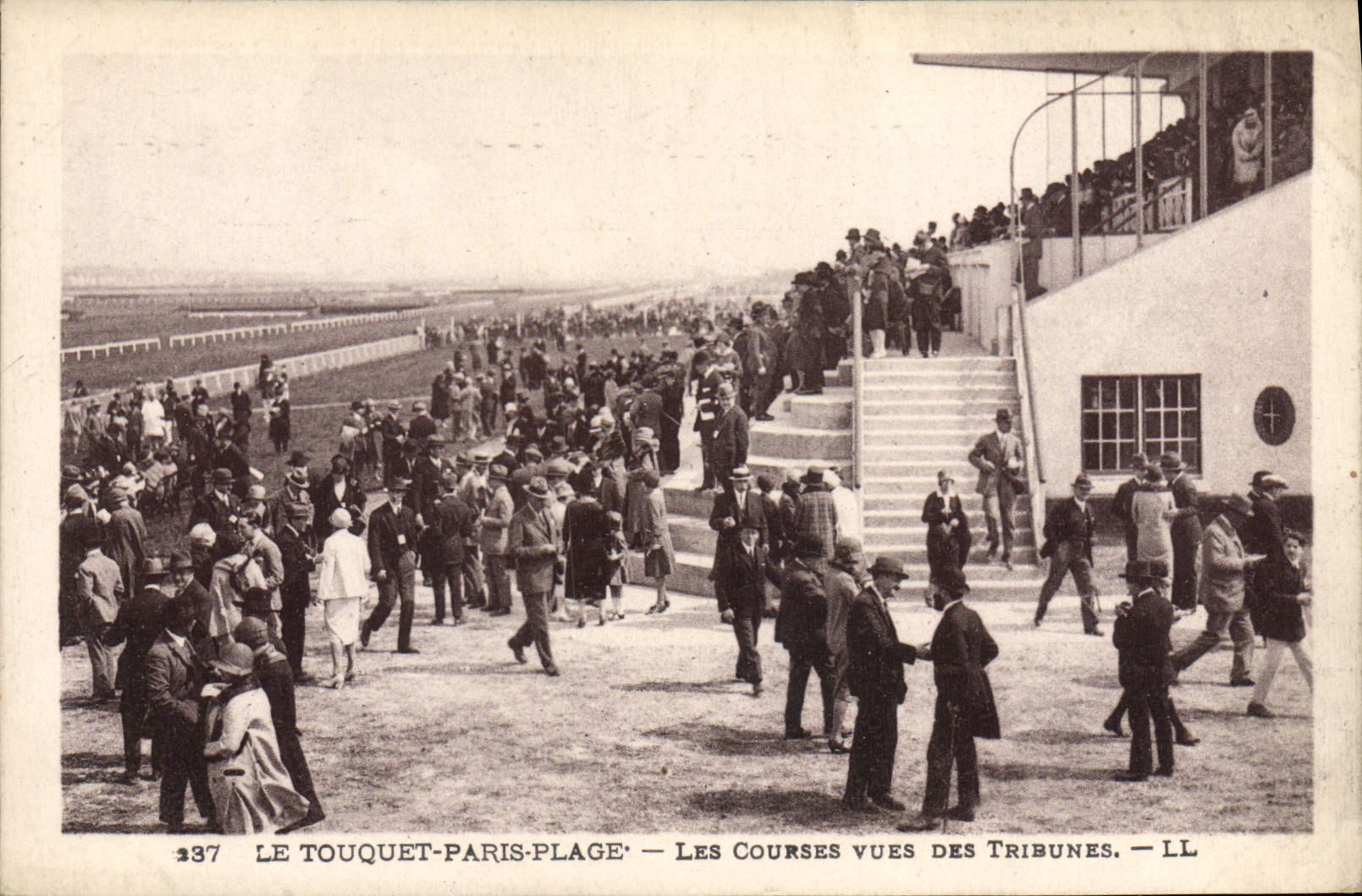 CPA Le Touquet Paris Plage Les Courses Vues des tribunes
