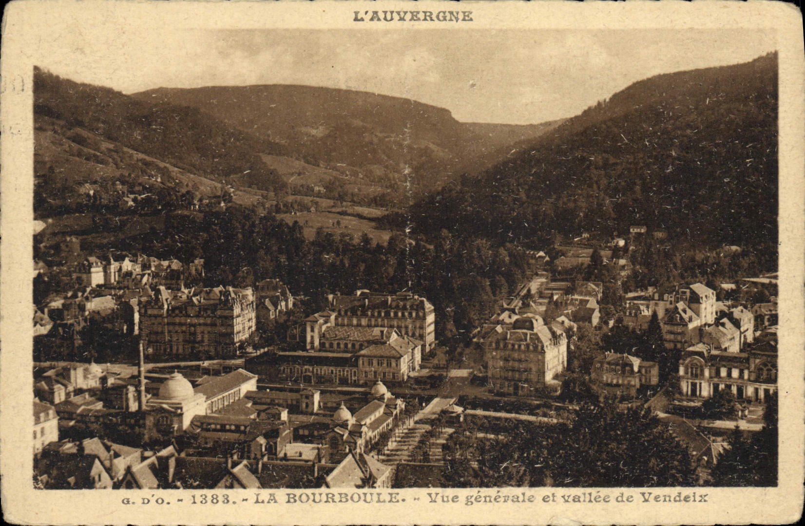 CPA La Bourboule vue générale et vallée de vendeix