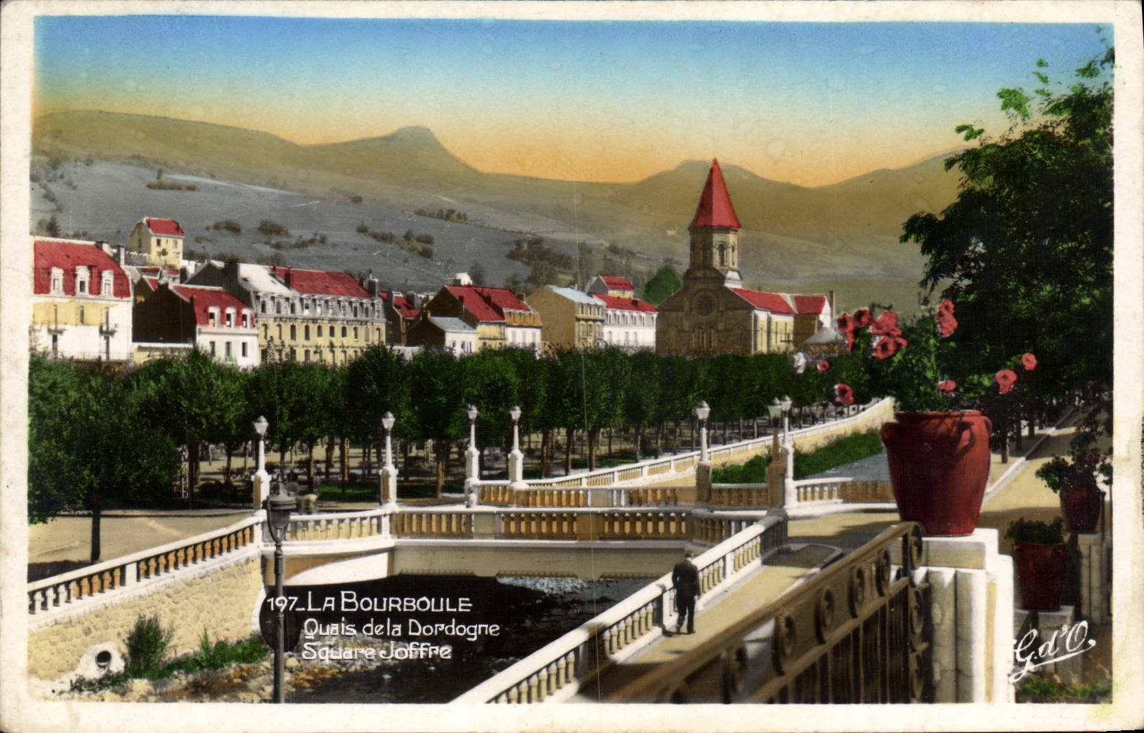 CPA La Bourboule Quai De La Dordogne square Joffre