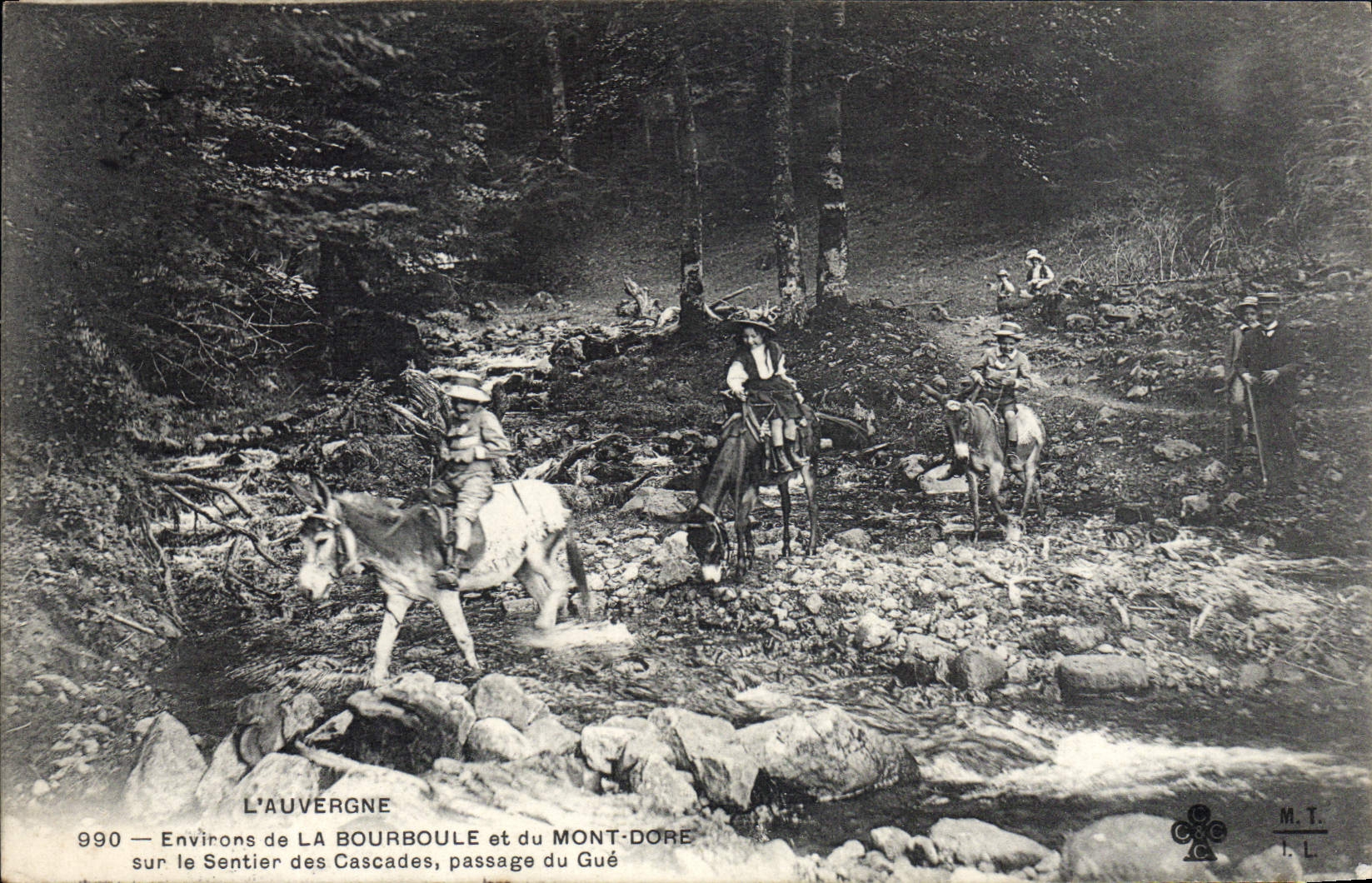 CPA L'Auvergne environs La Bourboule Et Du Mont Dore ânes sur le sentier des cascades