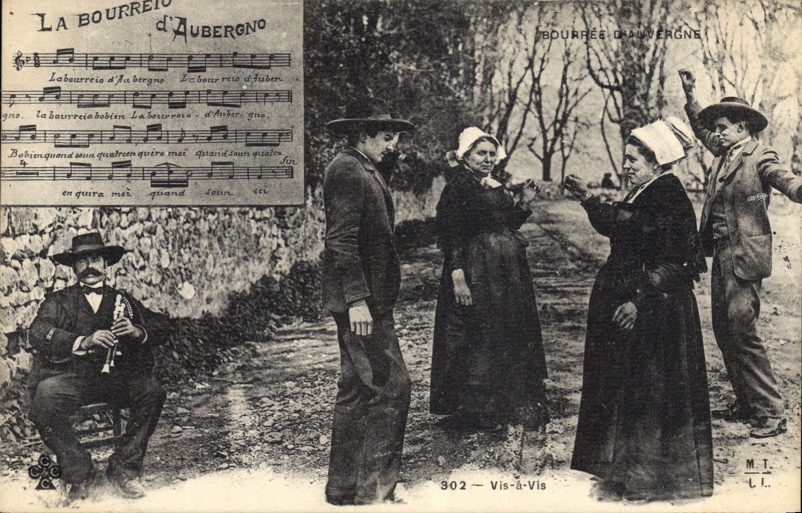 CPA La Bourée D'Aubergne vis-à-vis Folklore
