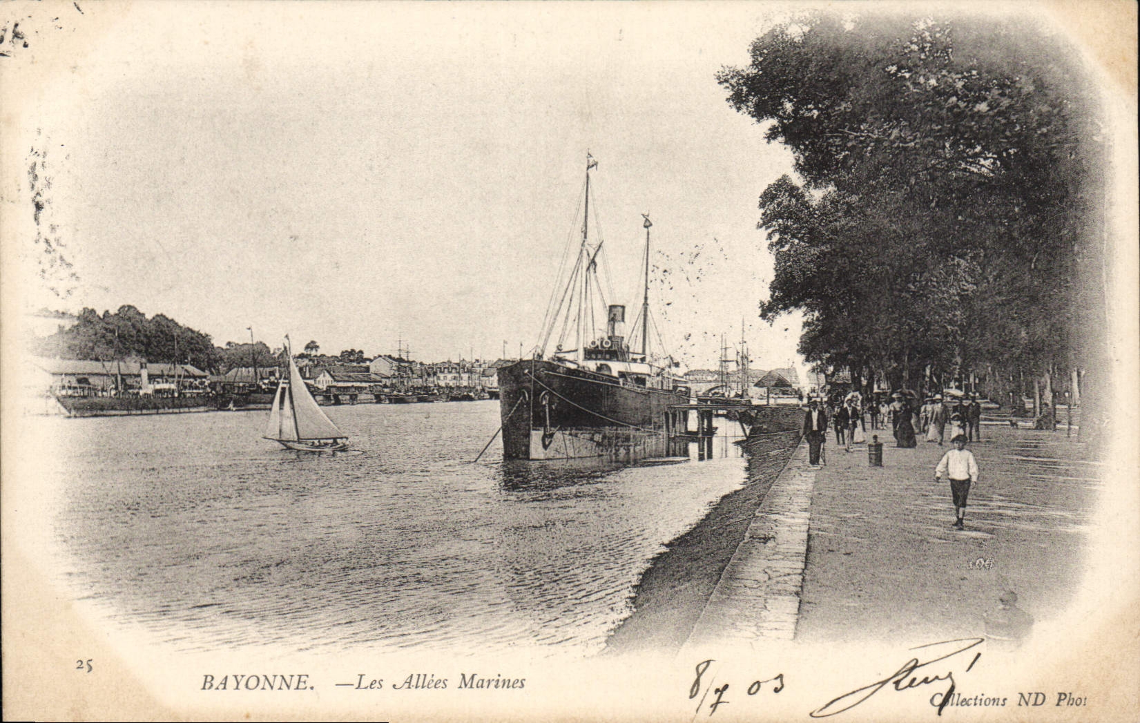 CPA Bayonne Les Allees Marines