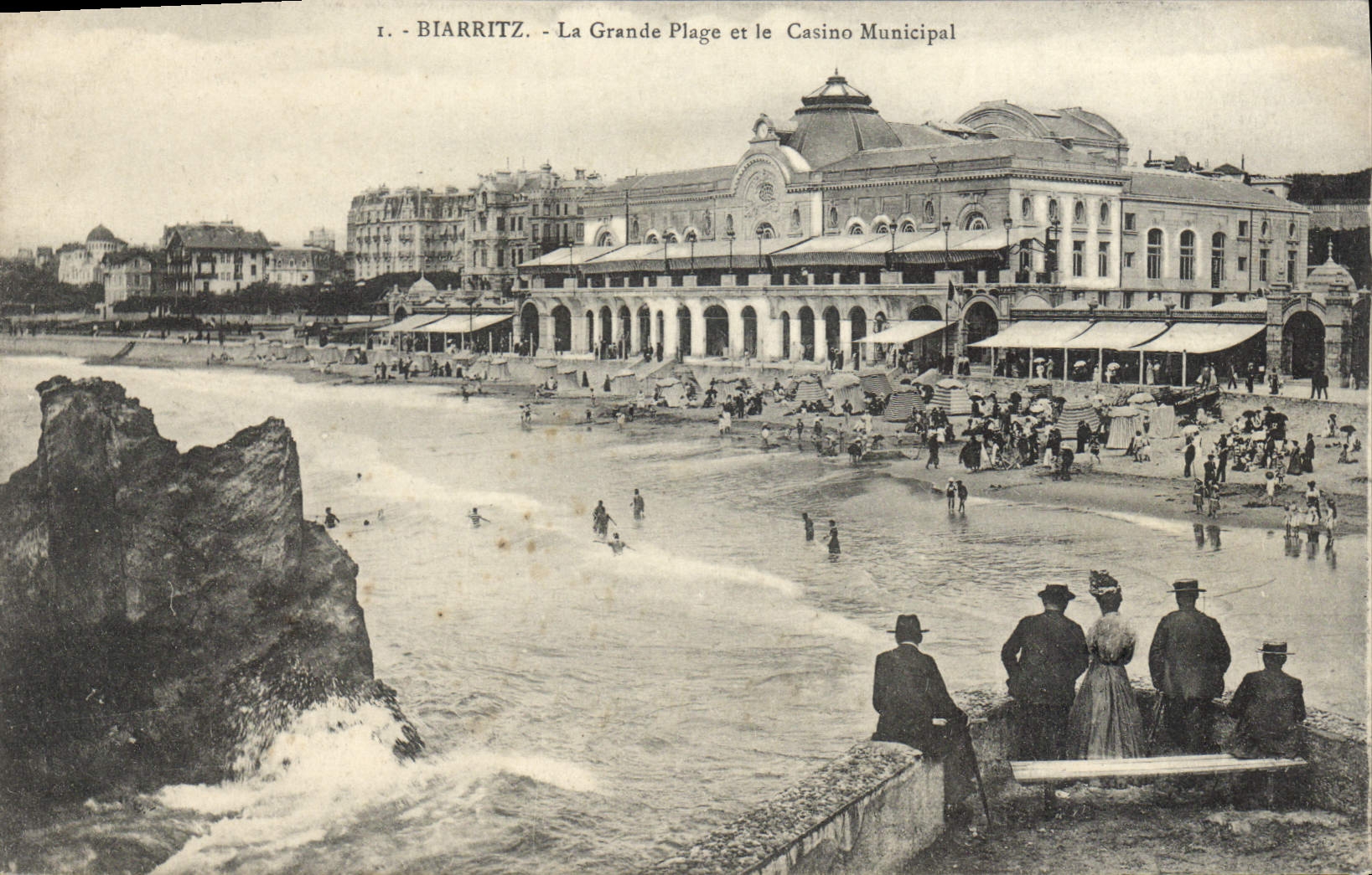 CPA Biarritz La Grande Plage Et Le Casino Municipal