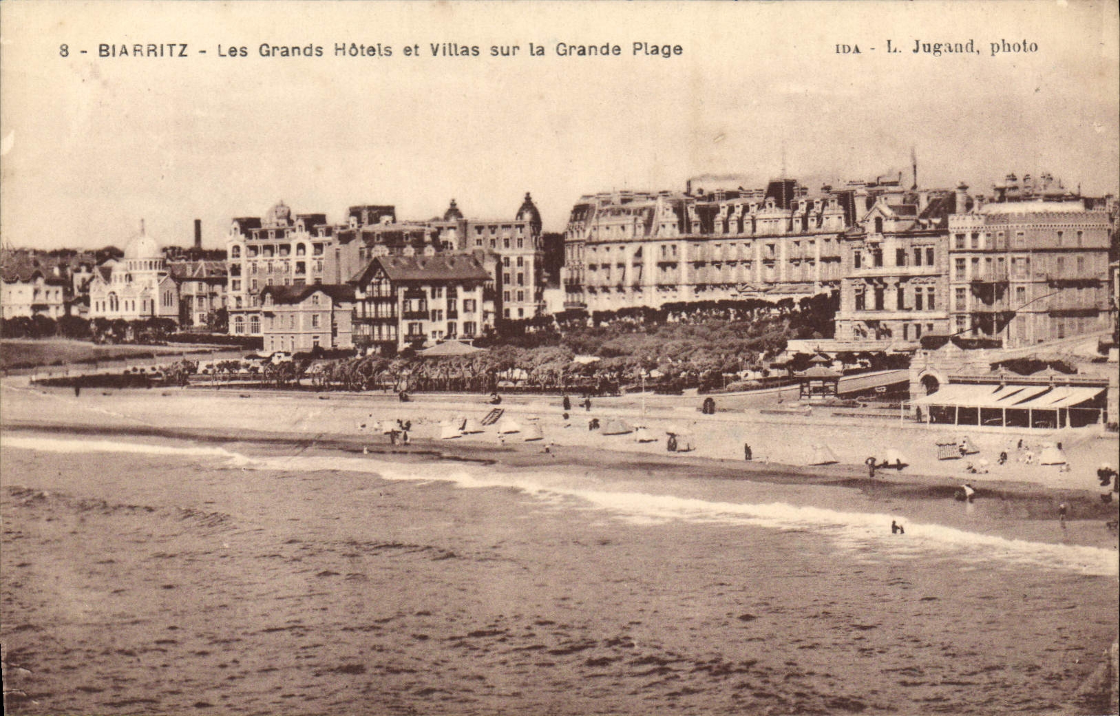 CPA Biarritz Les Grands Hotels Et Villas Sur La Grande Plage