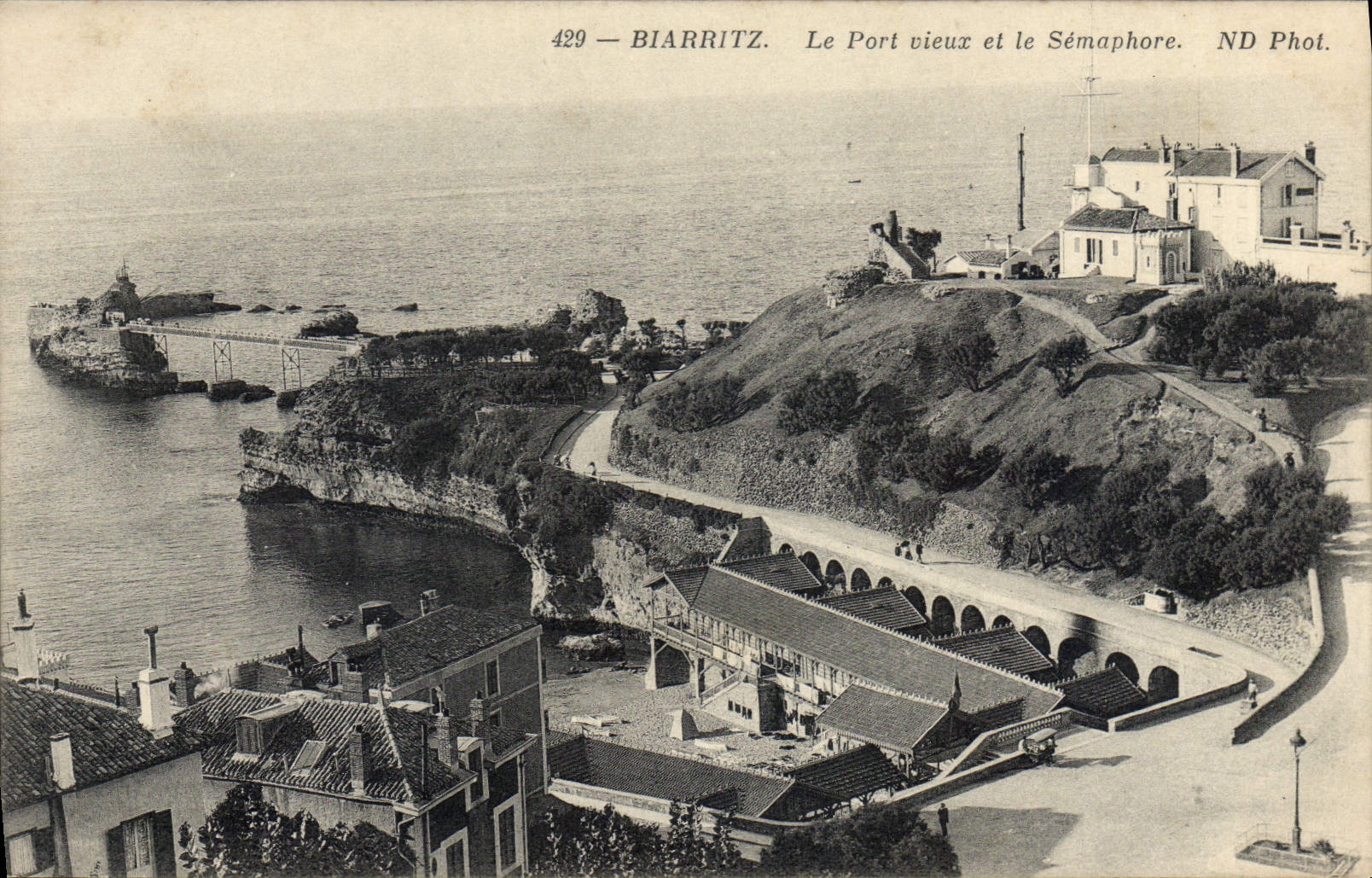 CPA Biarritz Le Port Vieux Et Le sémaphore