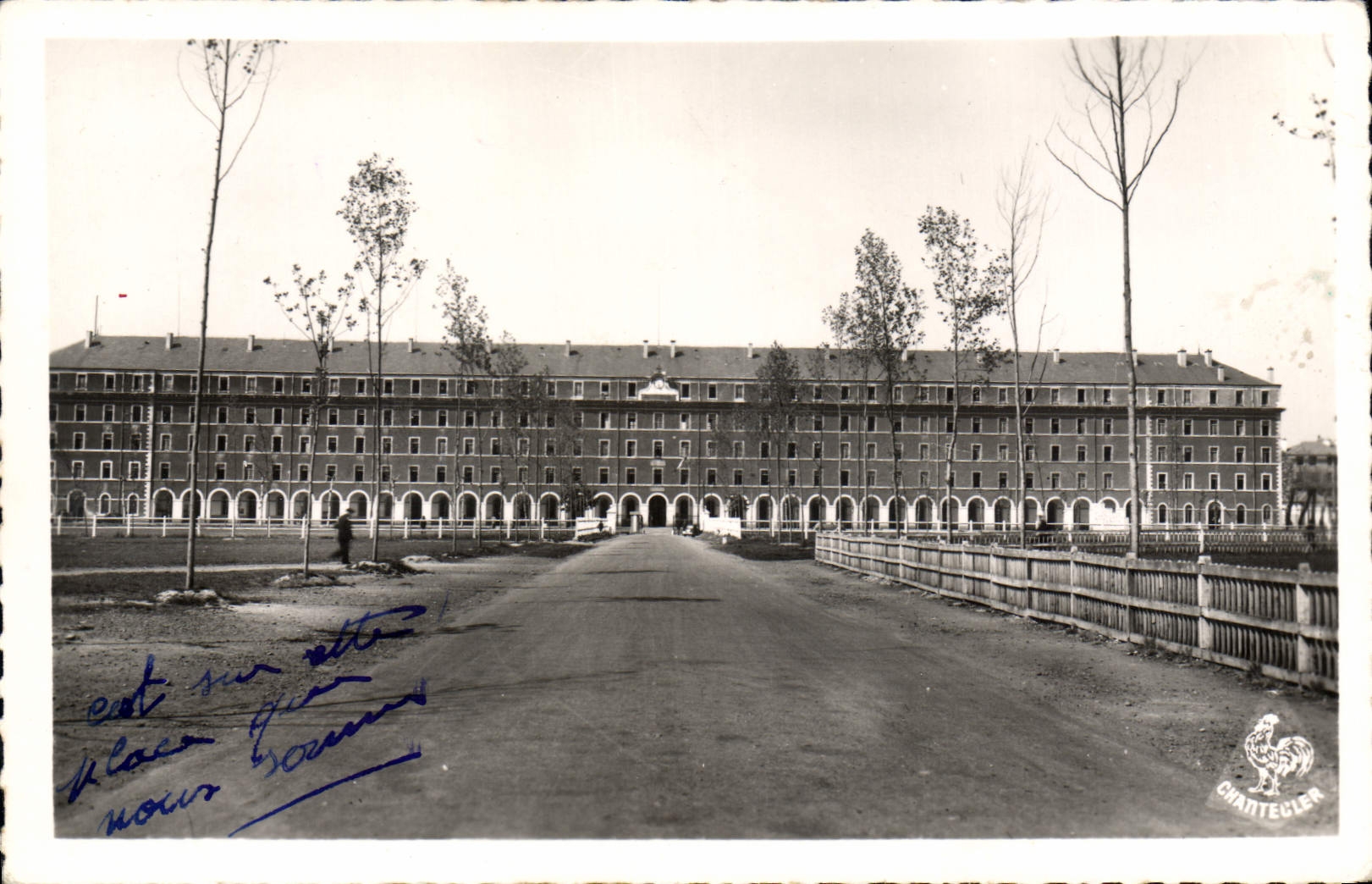 CPA Pau La Caserne Bernadotte