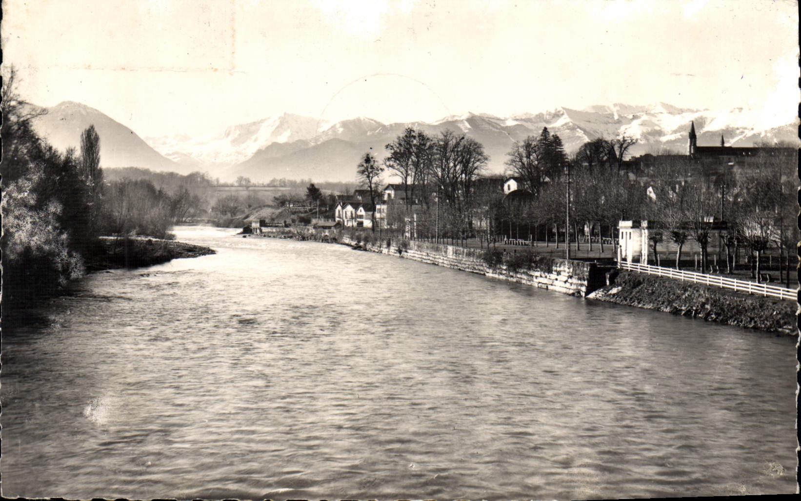 CPA Nay La Chaine Des Pyrenees Vue Du Pont
