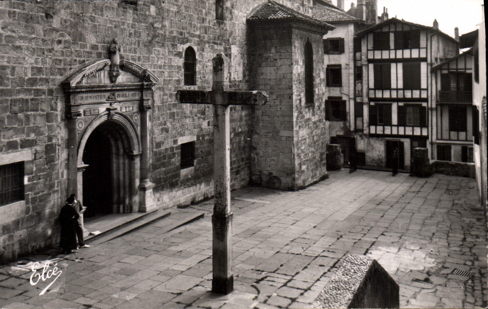 CPA Ciboure Place De I'Eglise