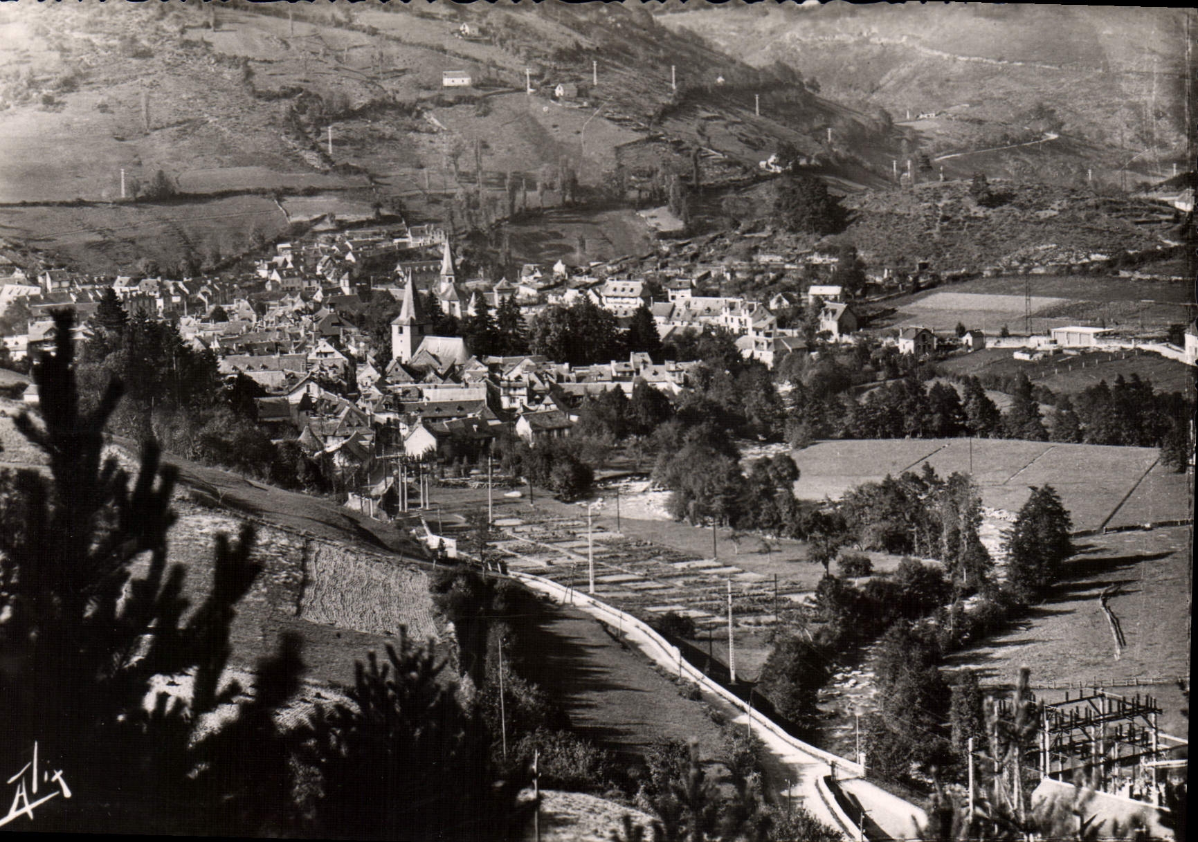 CPSM Arreau Vue Generale Prise De La Route