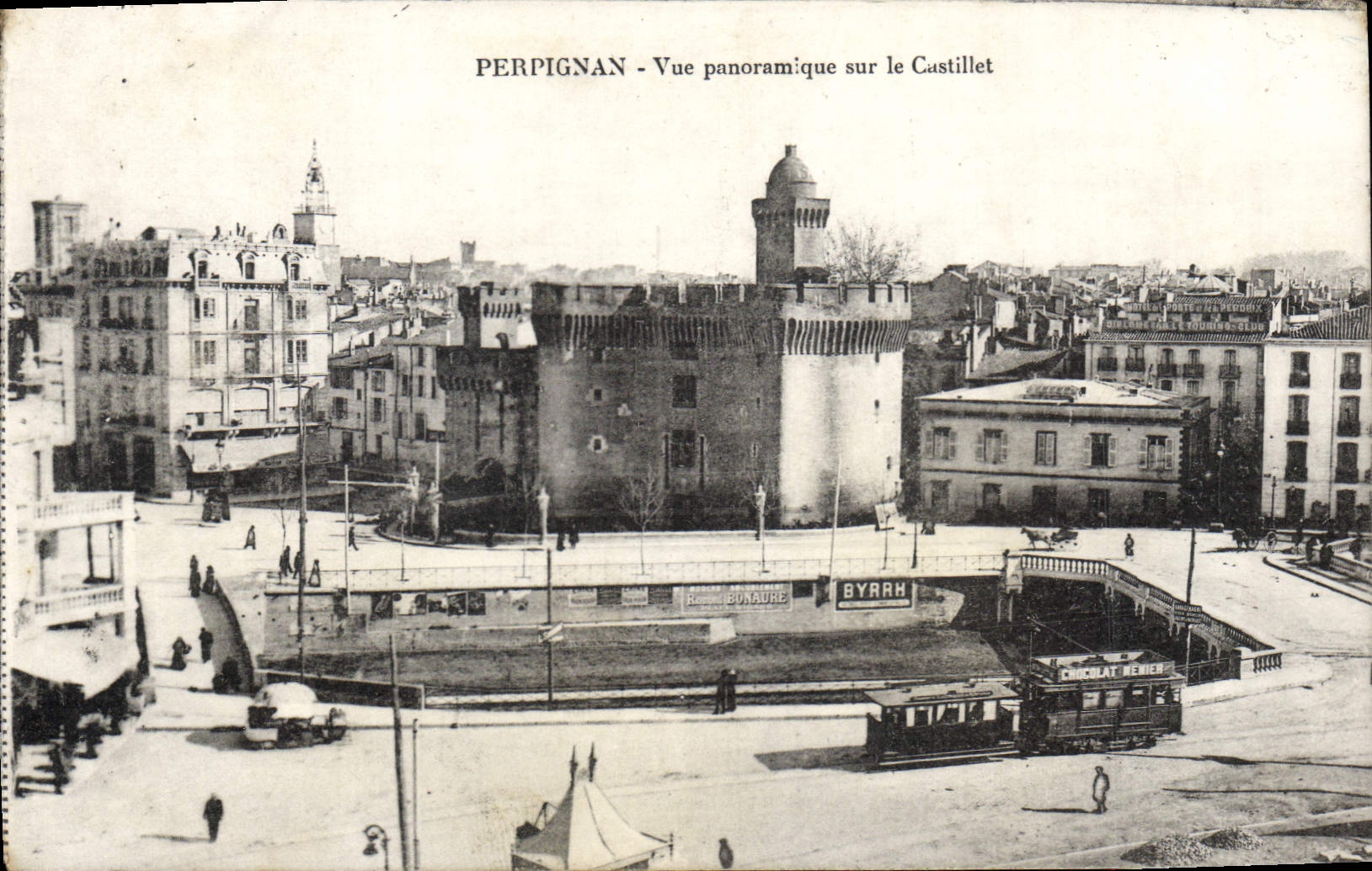 CPA Perpignan Vue Panoramique Sur Le Castillet
