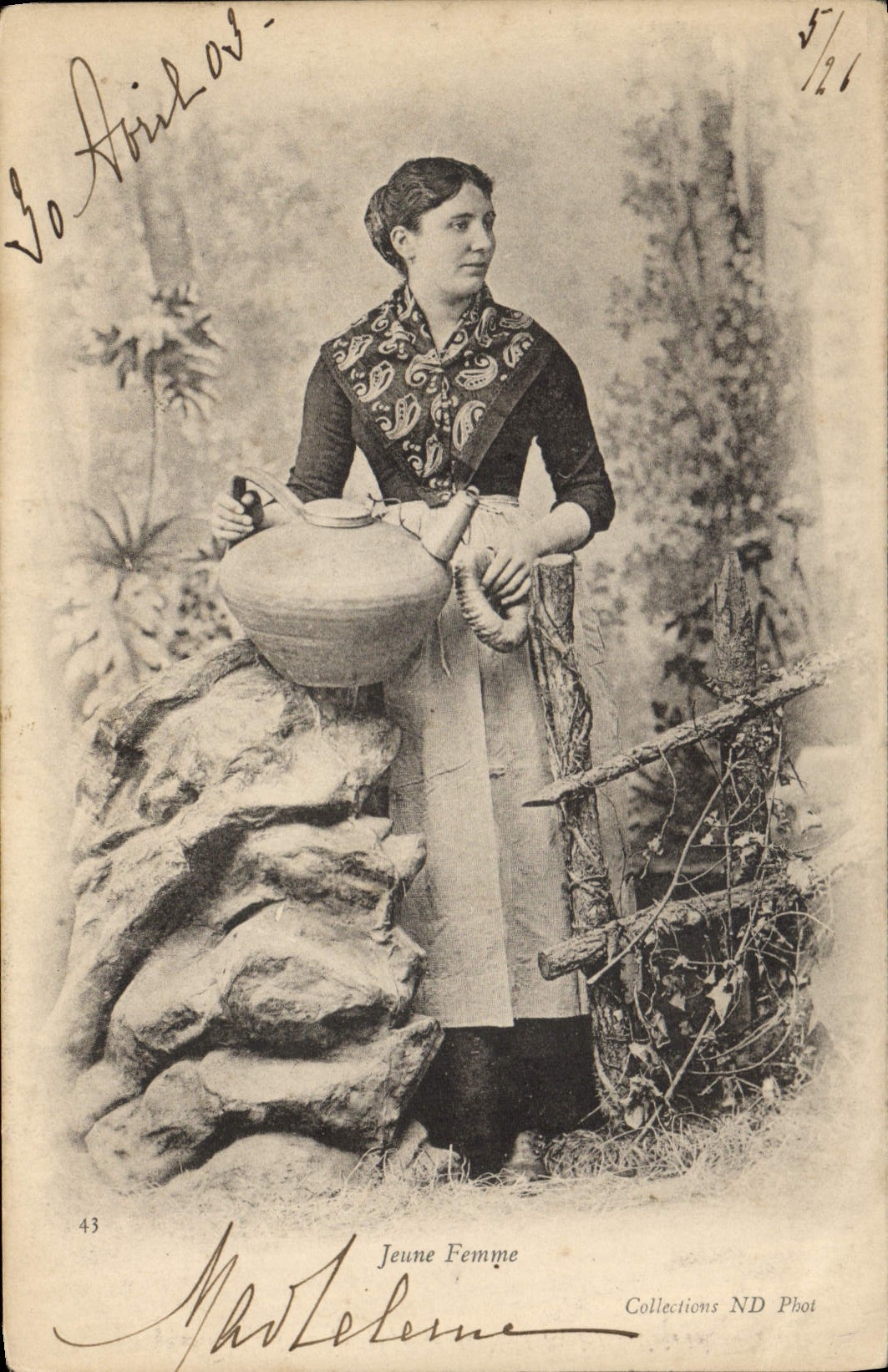 CPA Jeune Femme