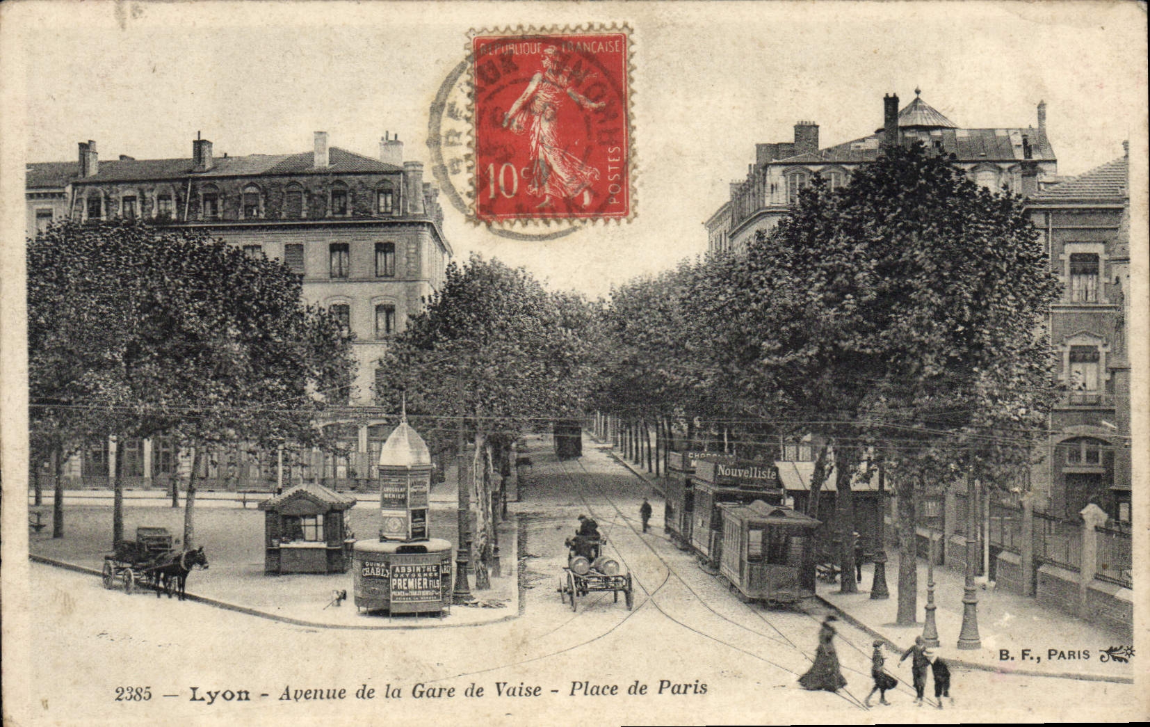 CPA Lyon Avenue De La Gare De Vaise place de Paris