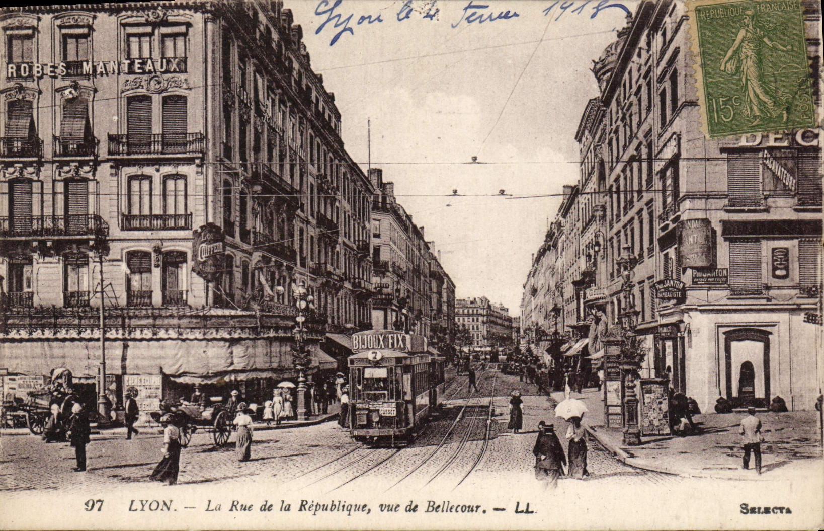 CPA Lyon La Rue De La Republique Vue De Bellecour tramway