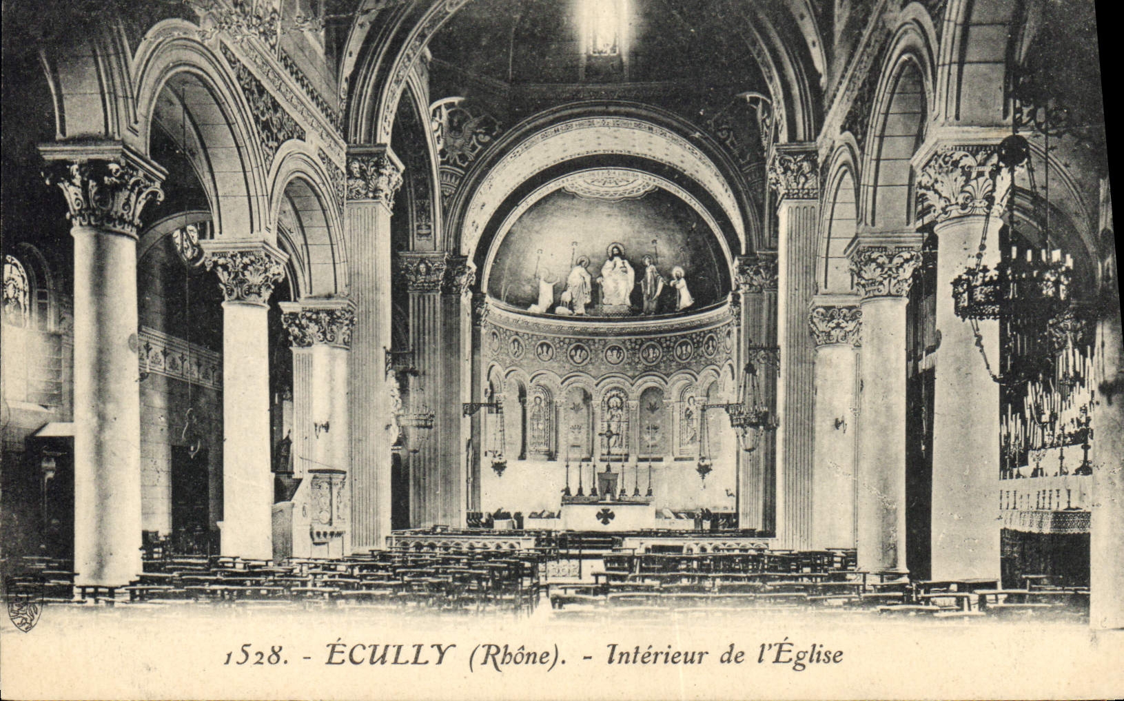 CPA Ecully Interieur De I'Eglise