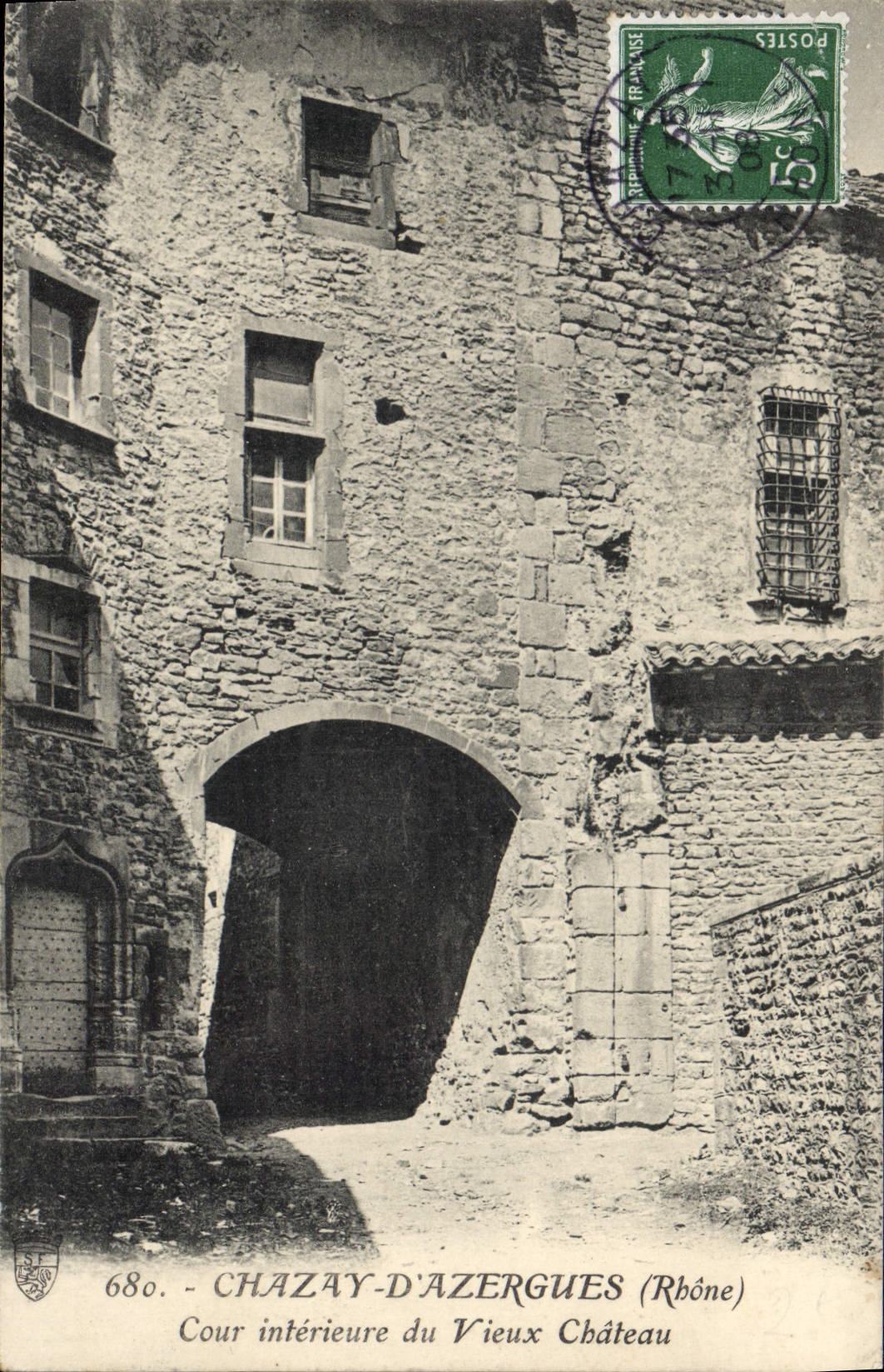 CPA Chazay D'Azergues Cour château