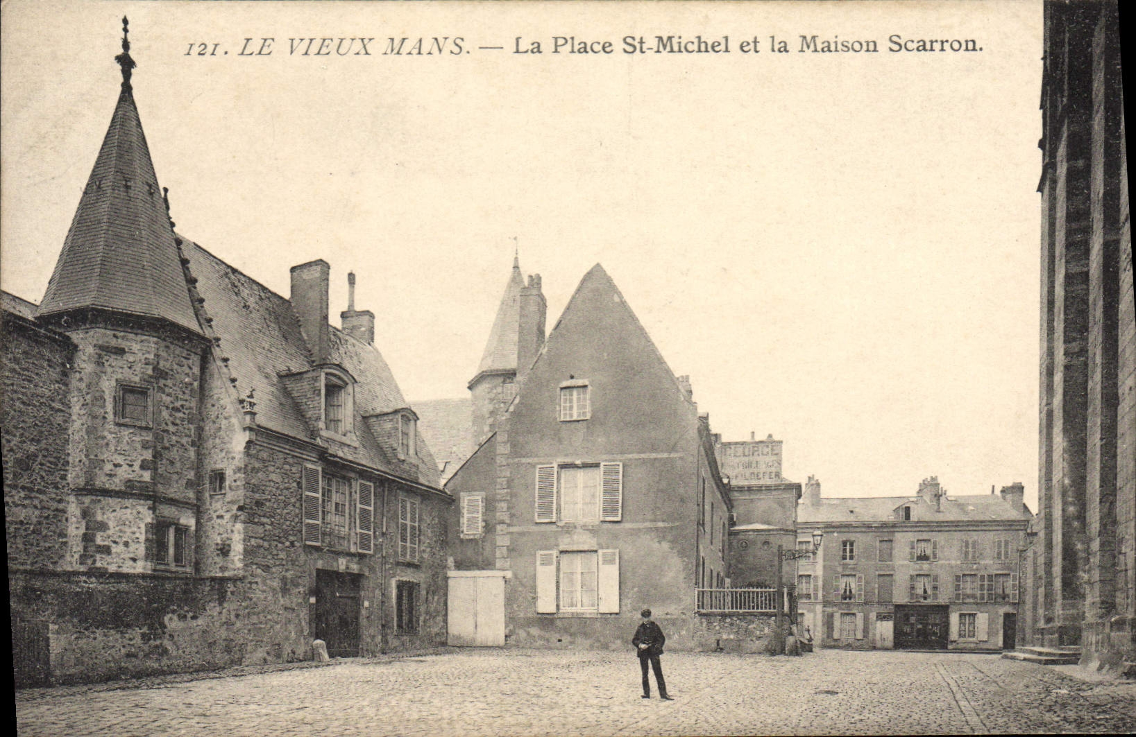 CPA Le Mans La Place St Michel Et La Maison Scarron
