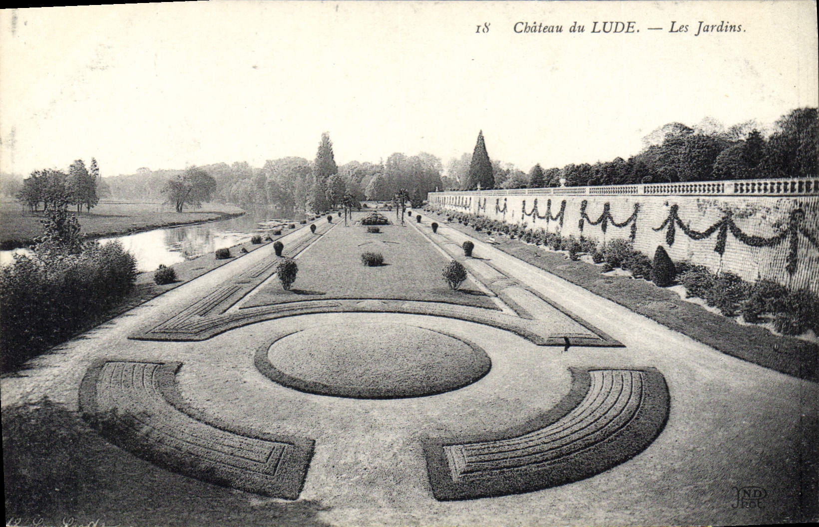 CPA Chateau Du Lude Les Jardins
