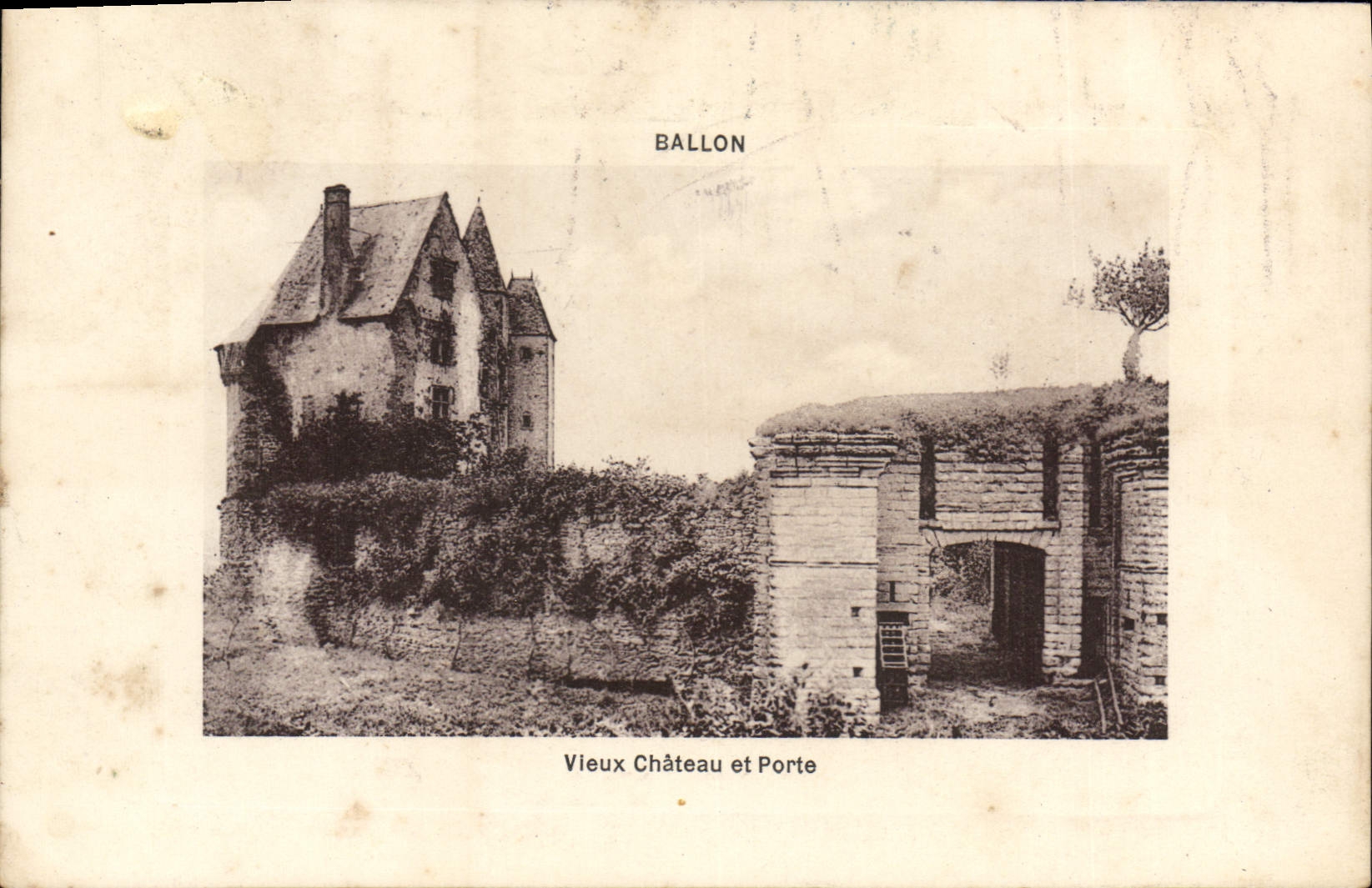 CPA Balon Vieux Chateau Et Porte