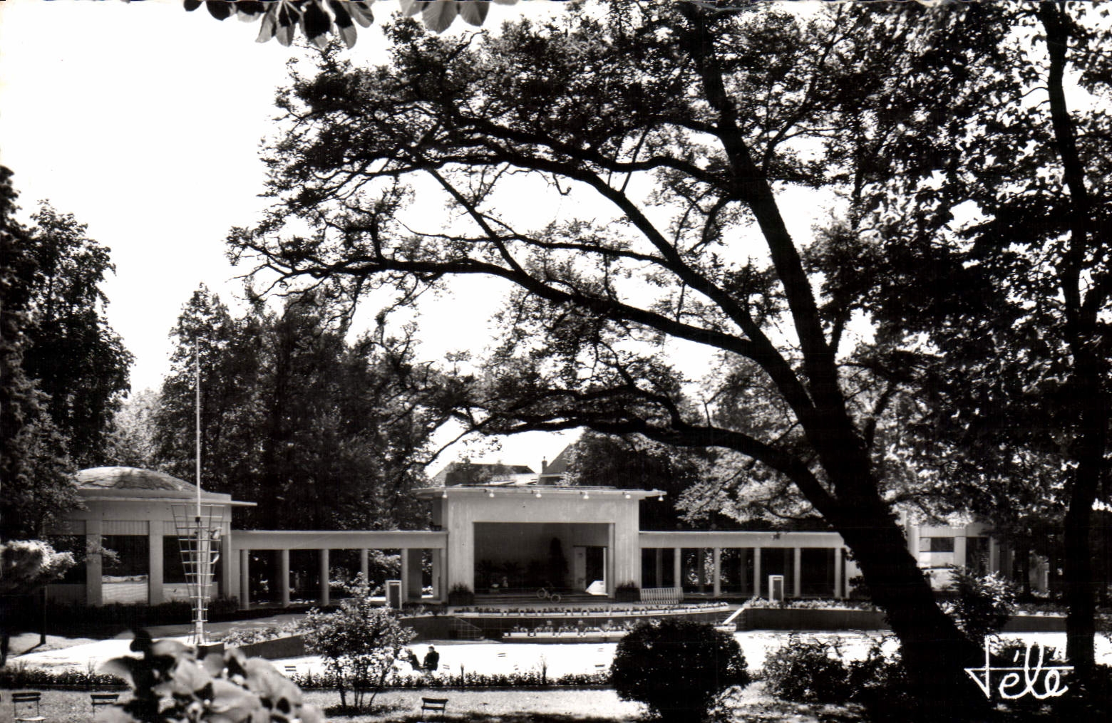 CPA Aix Les Bains Le Parc Et Le Theatre