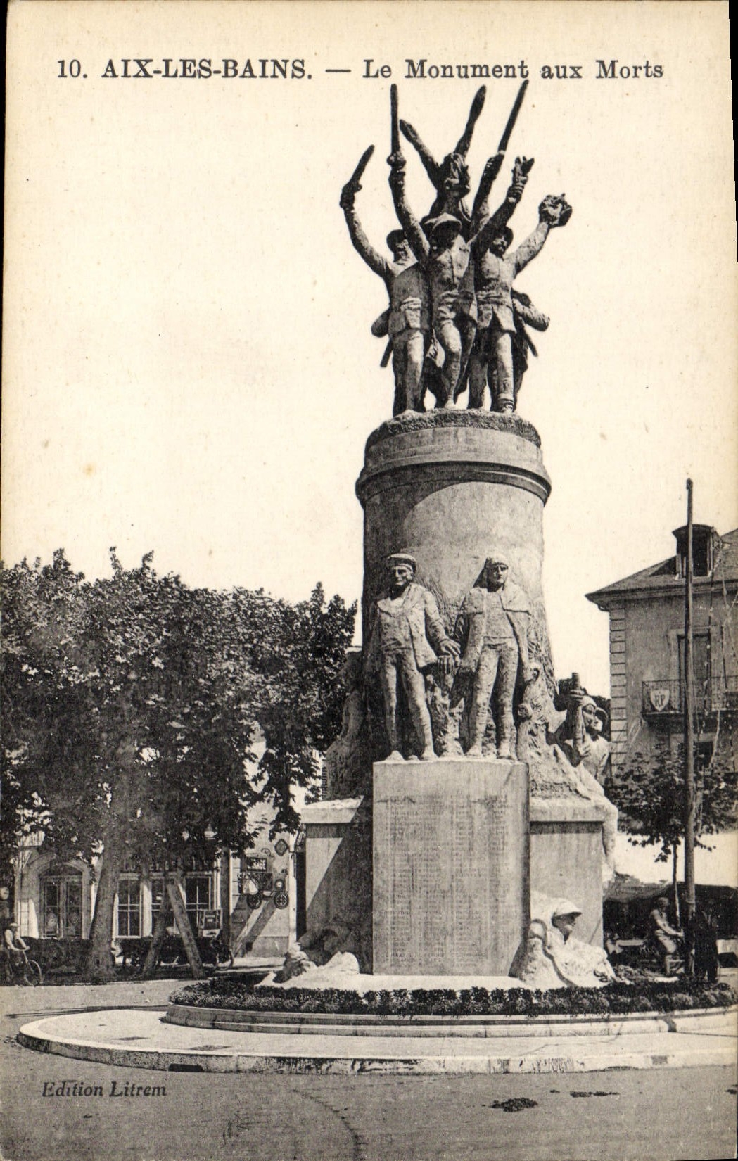 CPA Aix Les Bains Le Monument Aux Morts