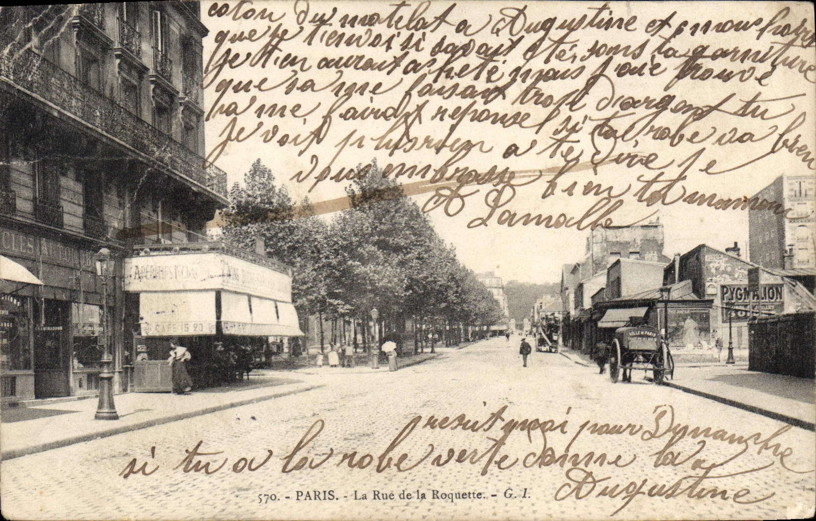 CPA Paris La Rue De La Roquette