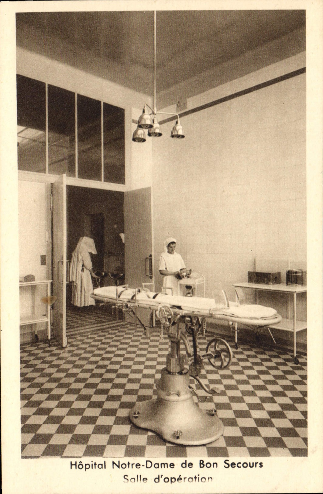 CPA Hopital Notre Dame De Bon Secours salle d'opération