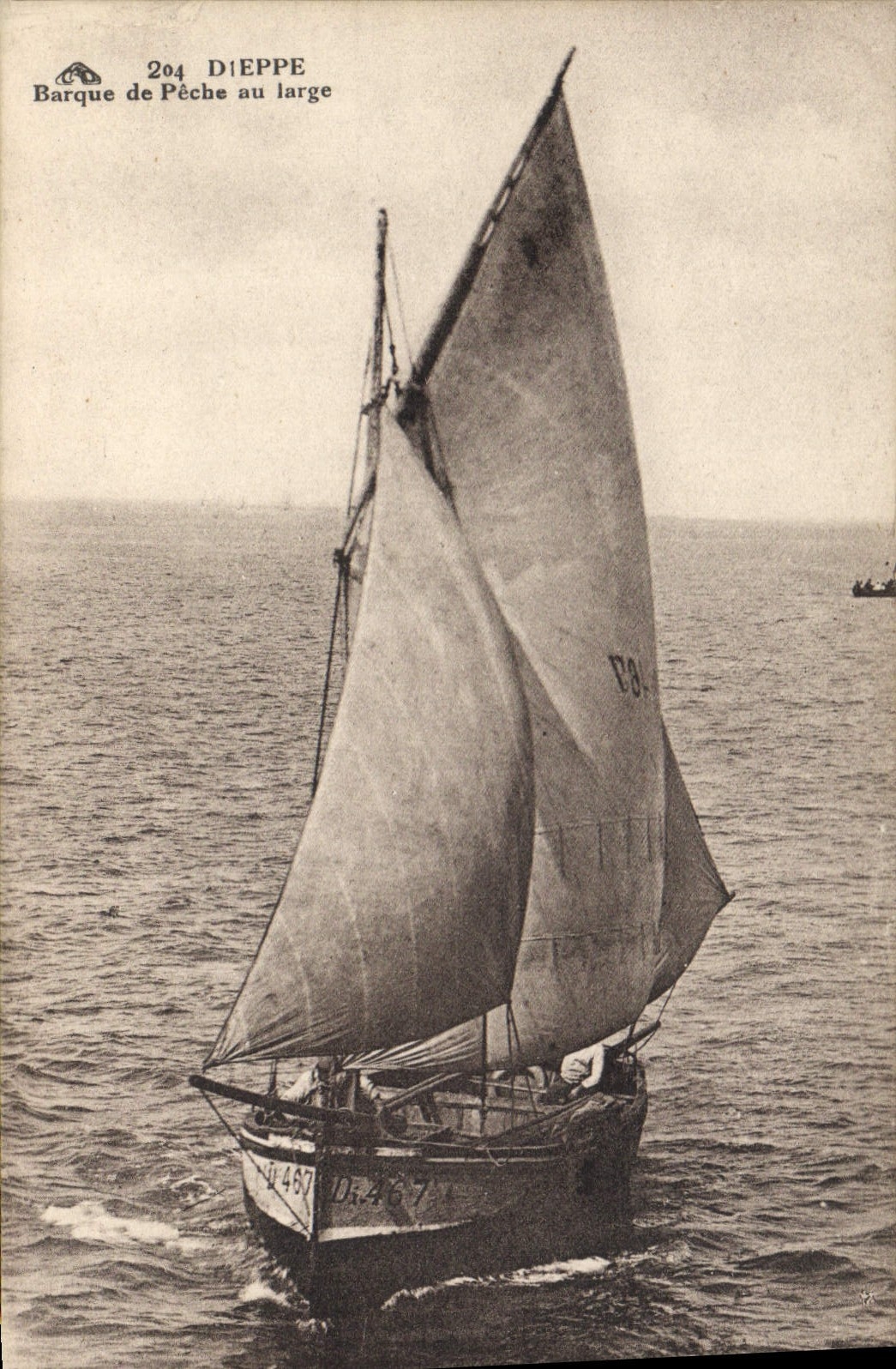 CPA Dieppe Barque De Peche Au large