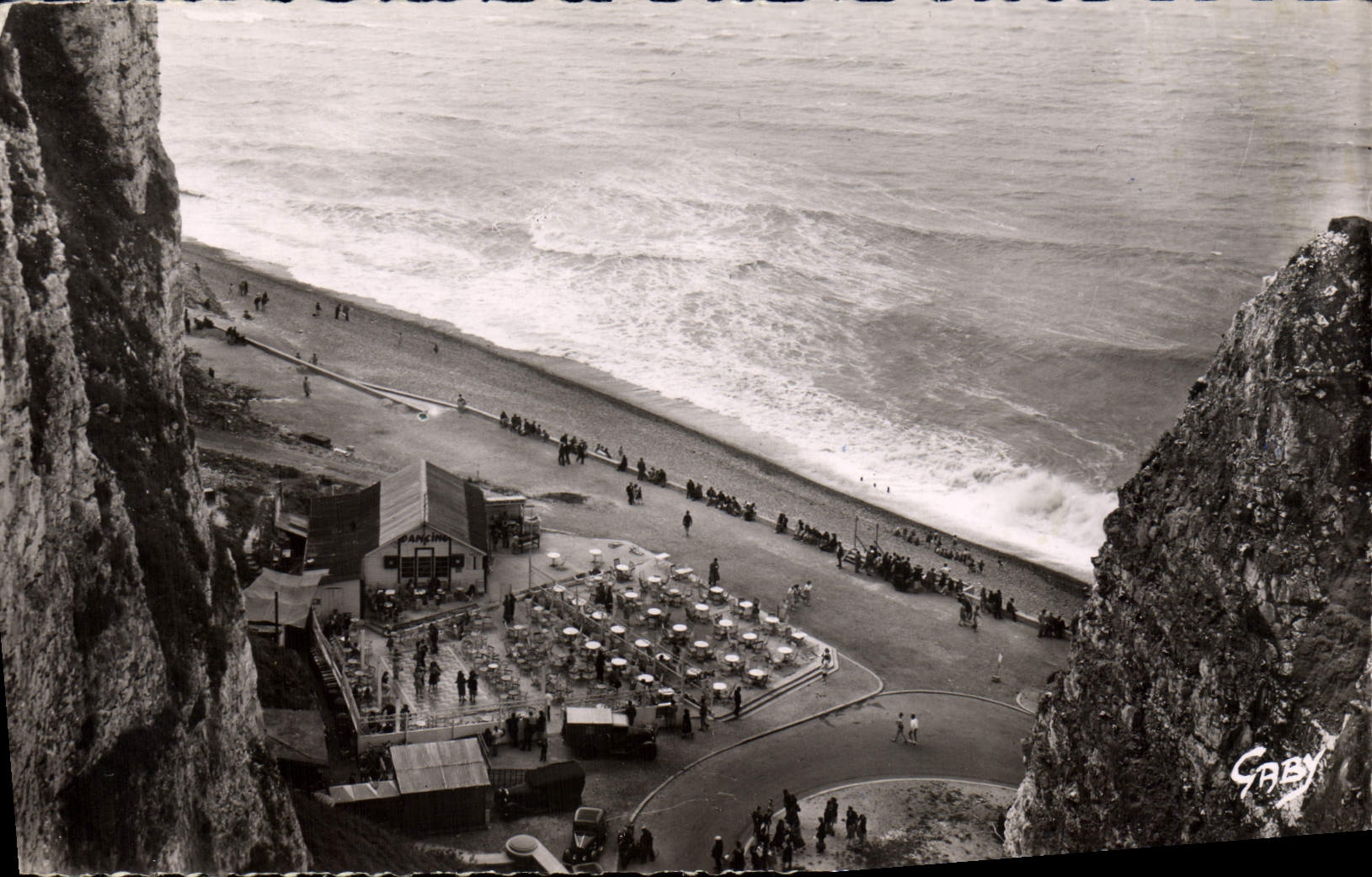CPA Dieppe Le Dancing Au Bas Fort Blanc