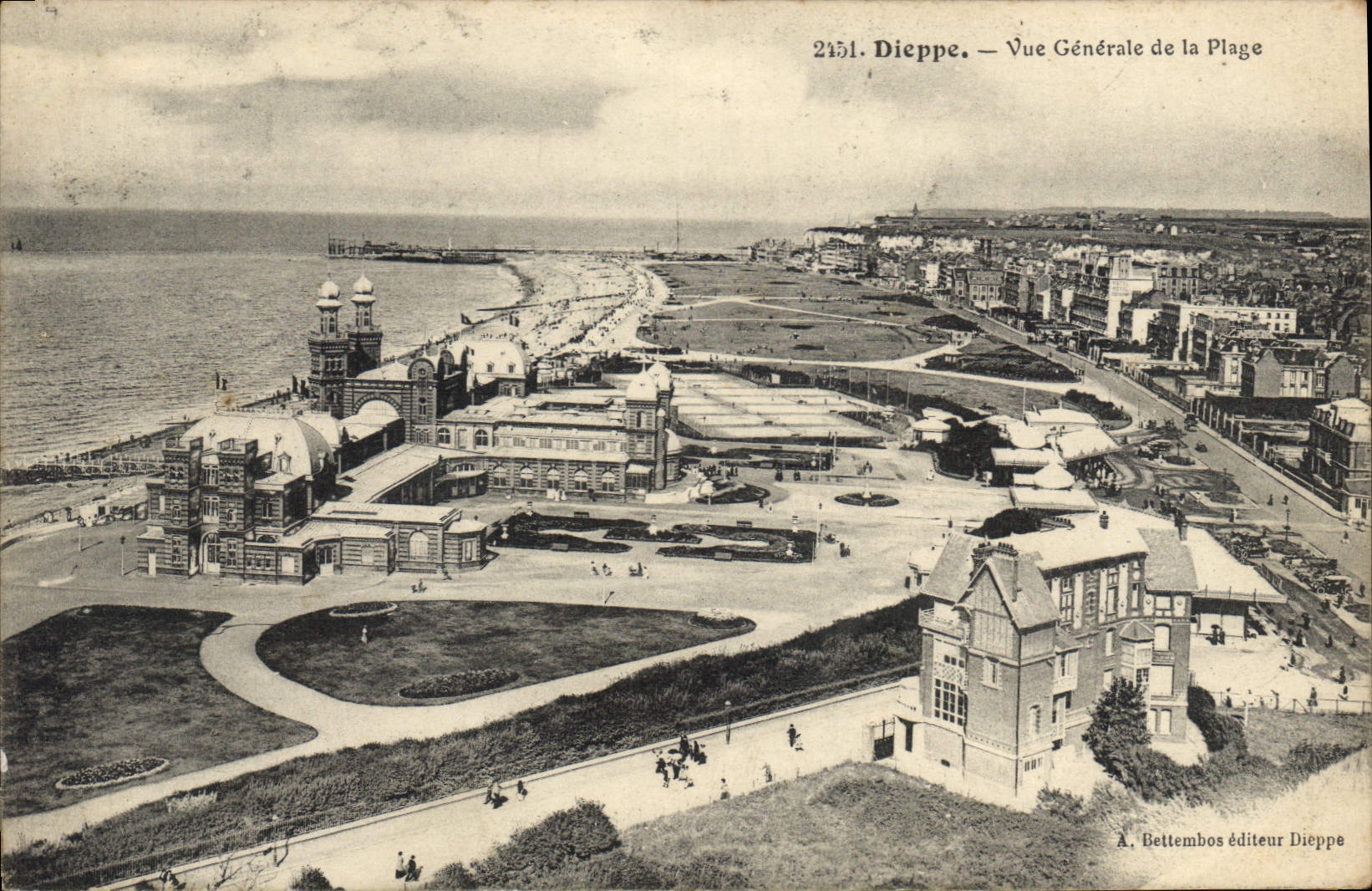 CPA Dieppe Vue Generale De La Plage