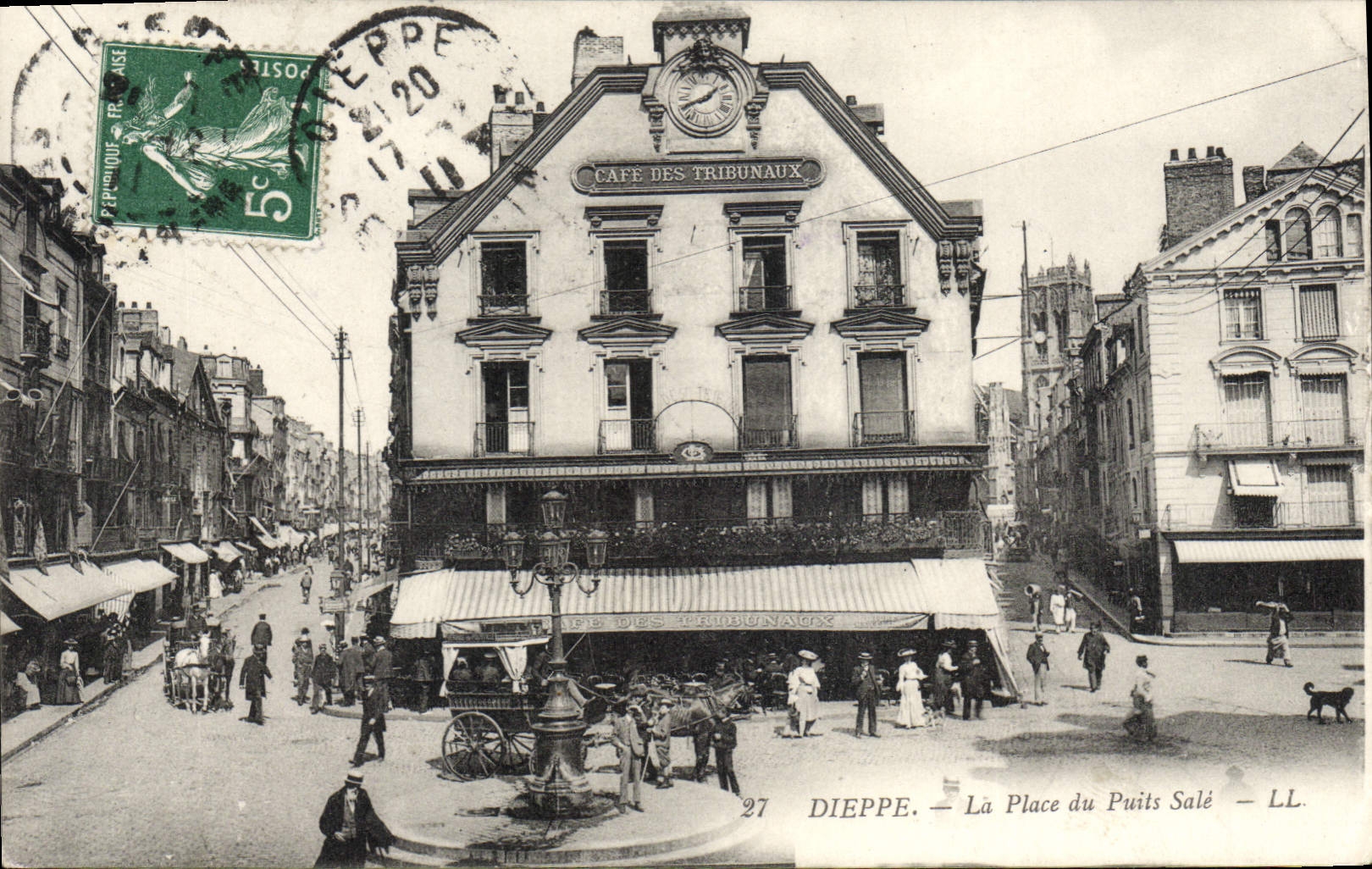 CPA Dieppe La Place Du Puits Salé café des tribunaux