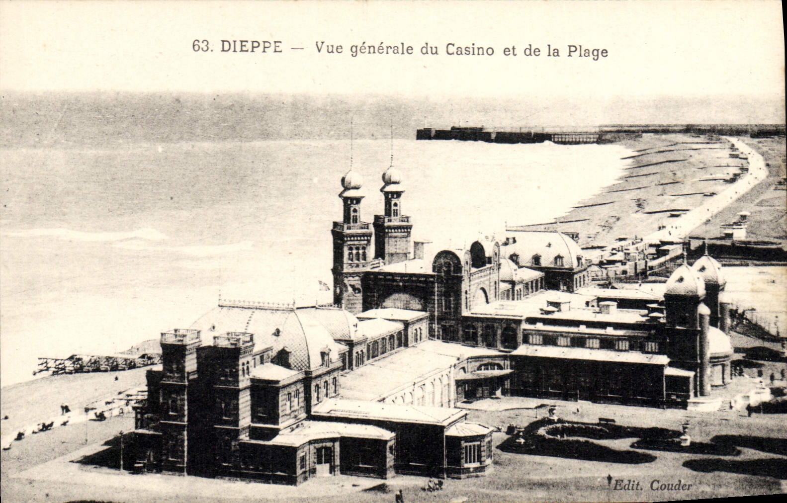 CPA Dieppe Vue Generale Du Casino Et De La Plage