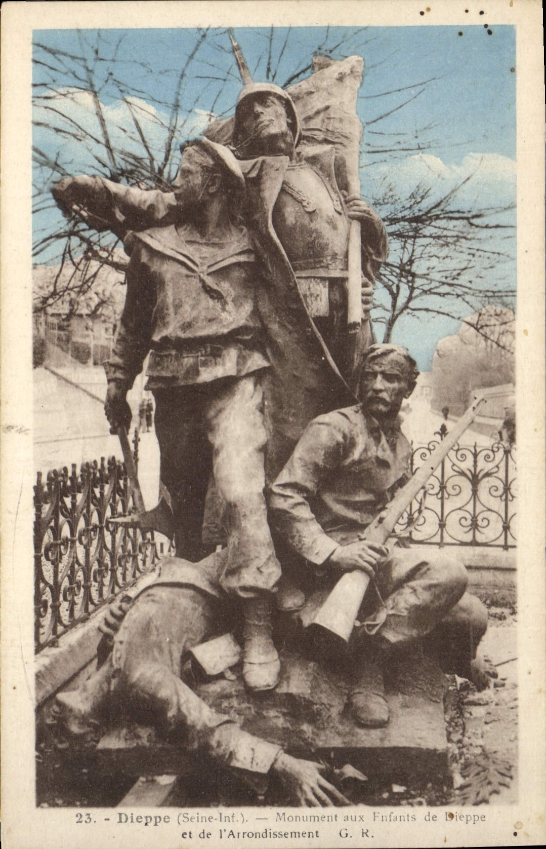 CPA Dieppe Monument Aux enfants