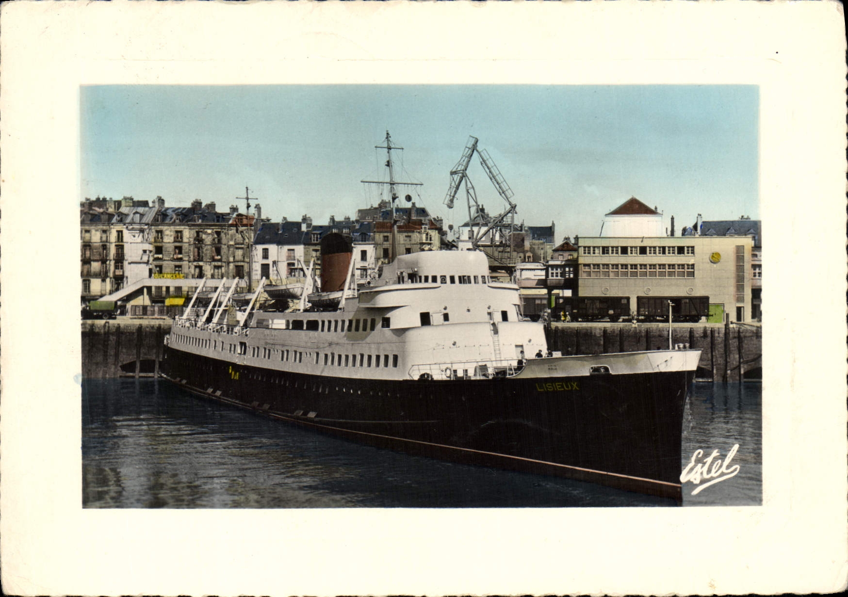 CPSM Dieppe Le Lisieux Et La Gare Maritime
