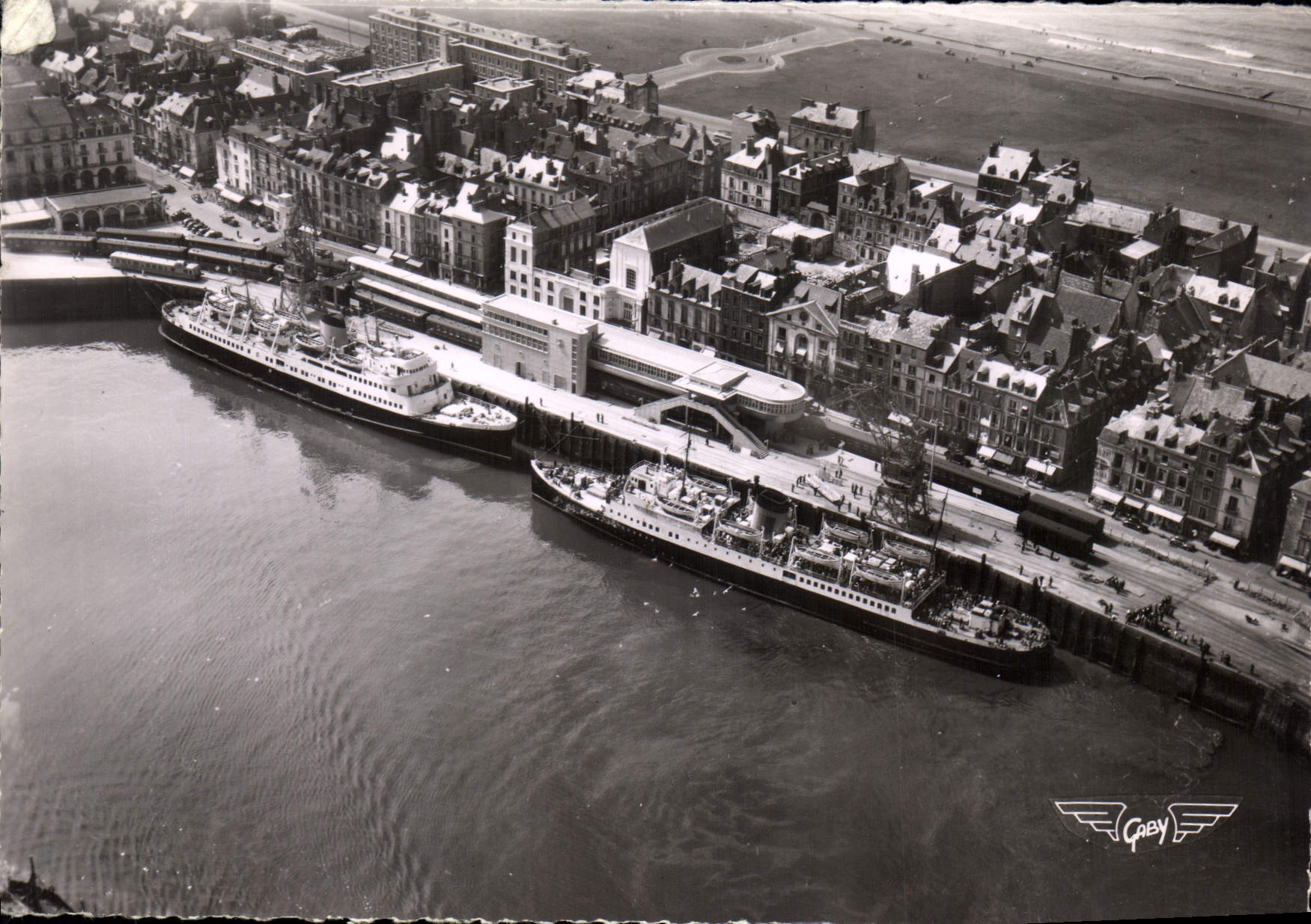 CPSM Dieppe La Gare Maritime