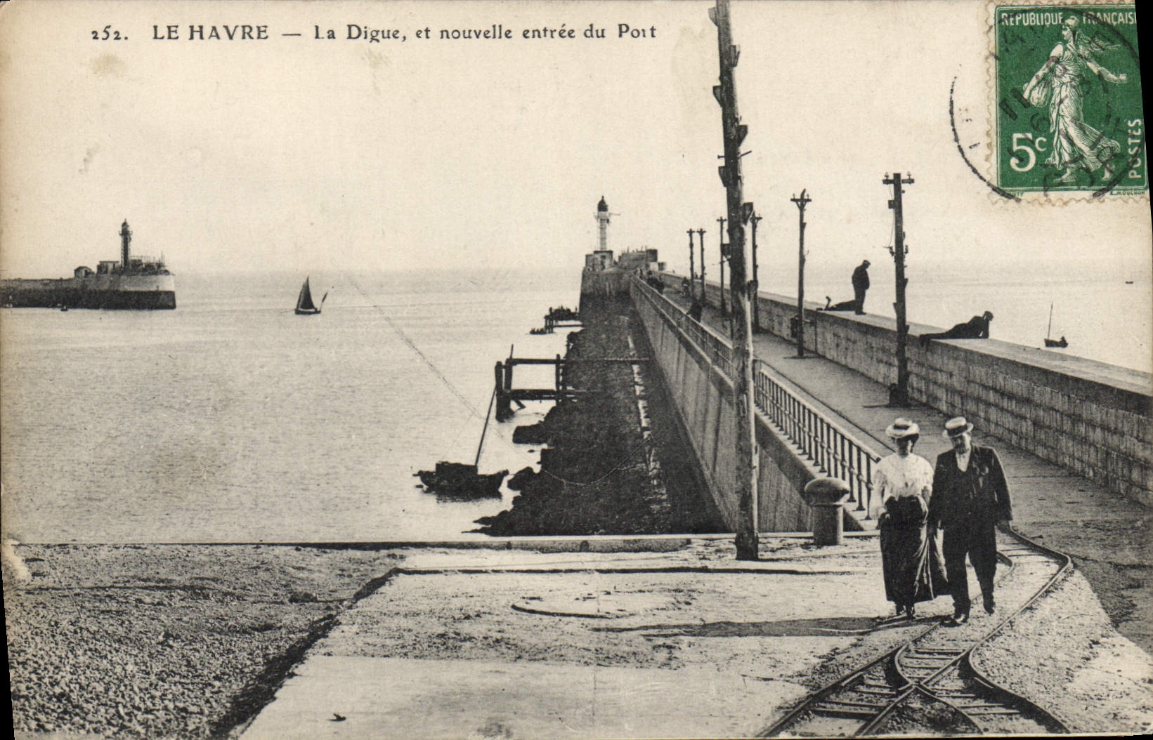 CPA Le Havre La Digue Et Nouvelle Entree Du Port