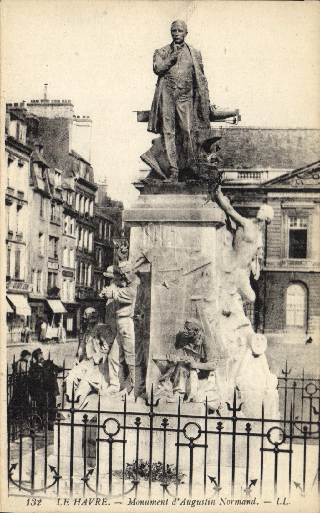 CPA Le Havre Monument D'Augustin Normand