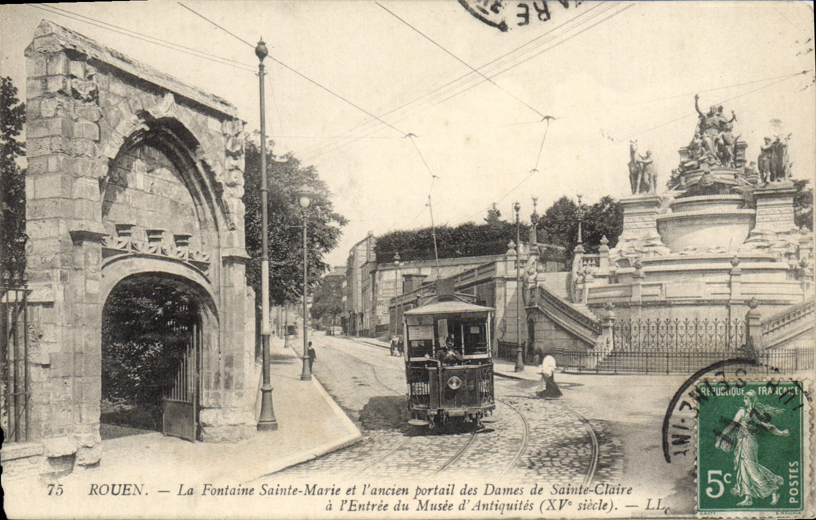 CPA Rouen La Fontaine Sainte Marie Et I'Ancien Portail Des Dames musée