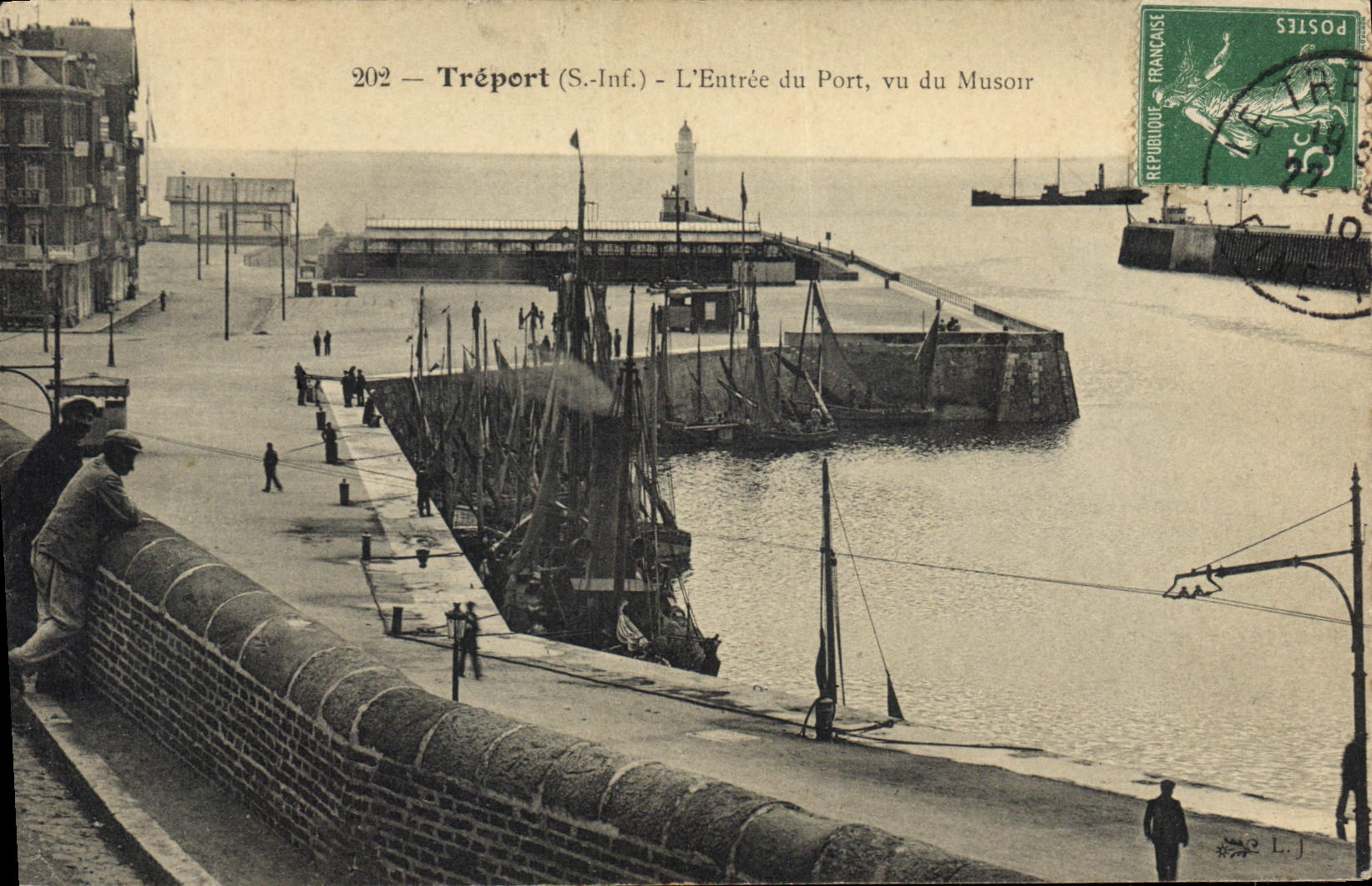 CPA Le Treport L'Entree Du Port Vu Du Musoir