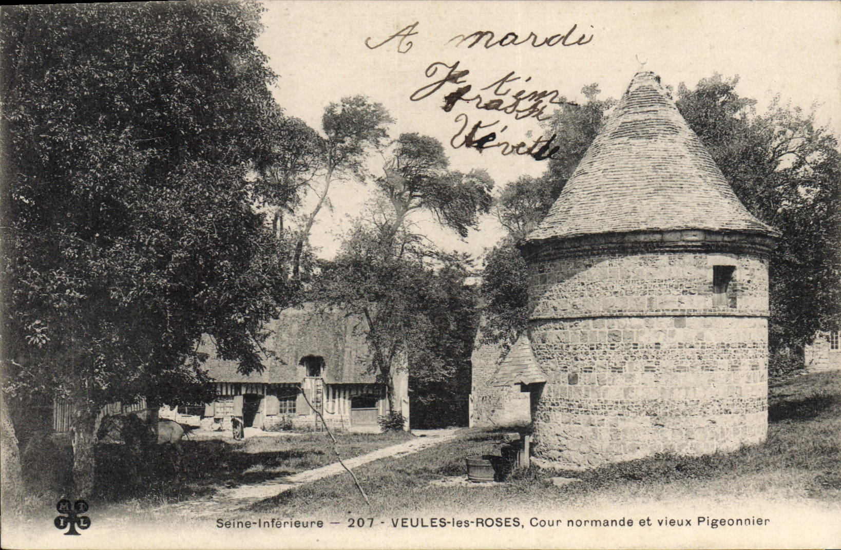 CPA Veules Les Roses Cour Normande Et Vieux pigeonnier