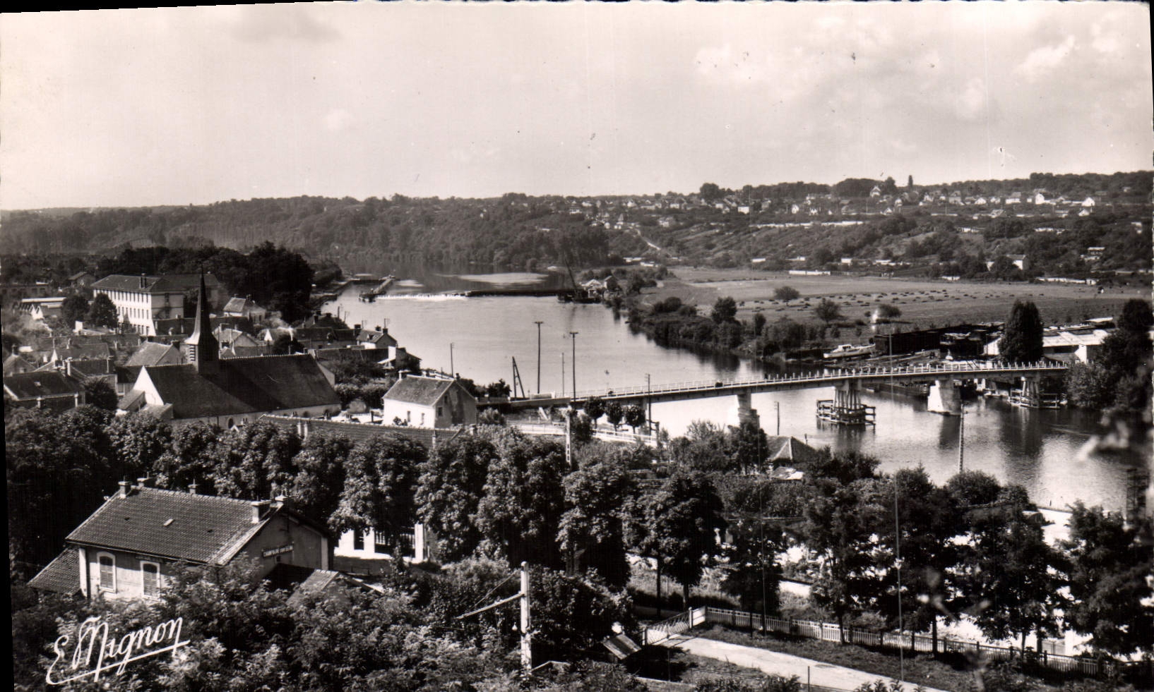CPA Champagne Sur Seine Vue Generale De la Seine
