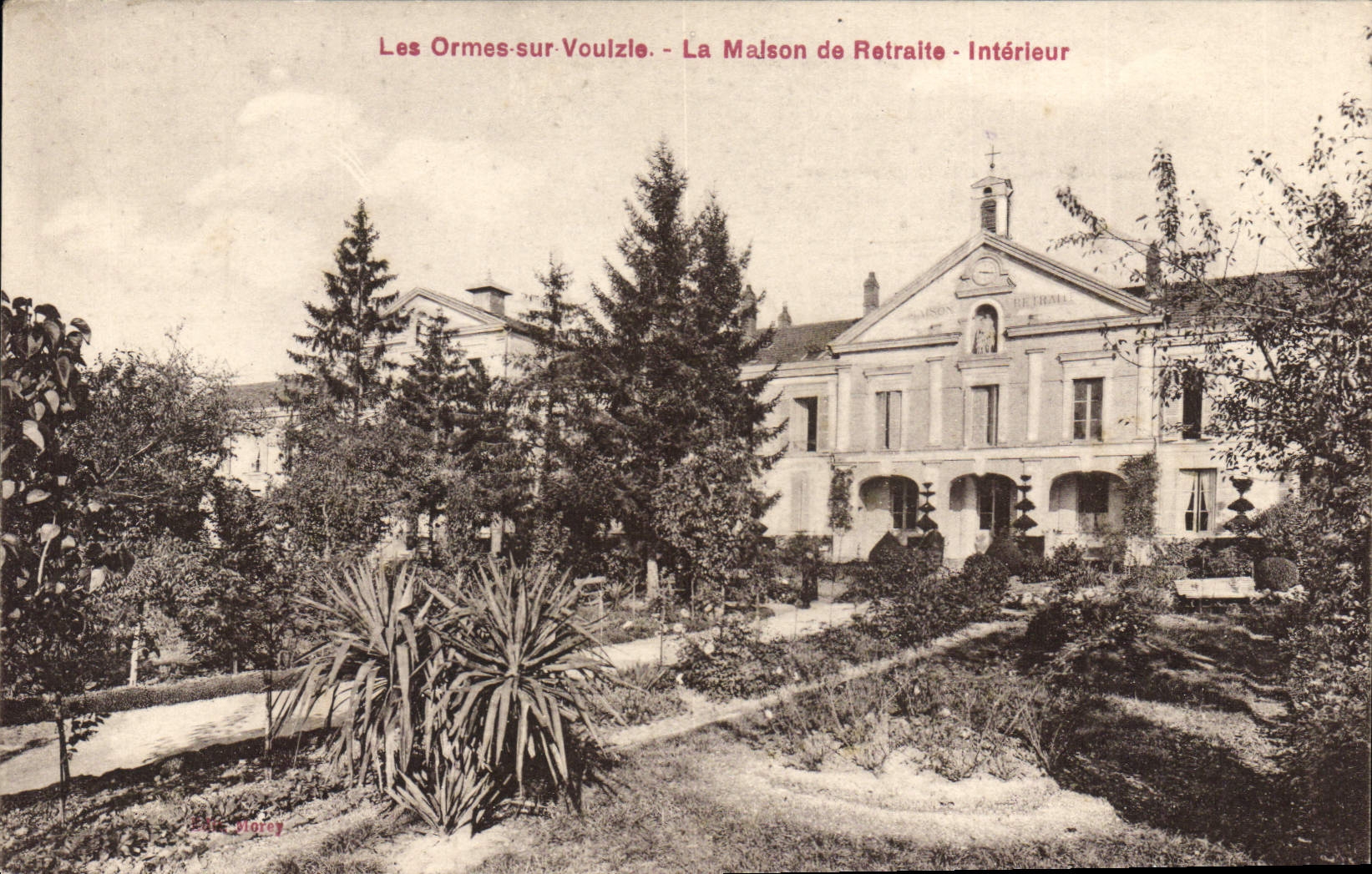 CPA Les Ormes Sur Vouizie La Maison De Retraite Interieur