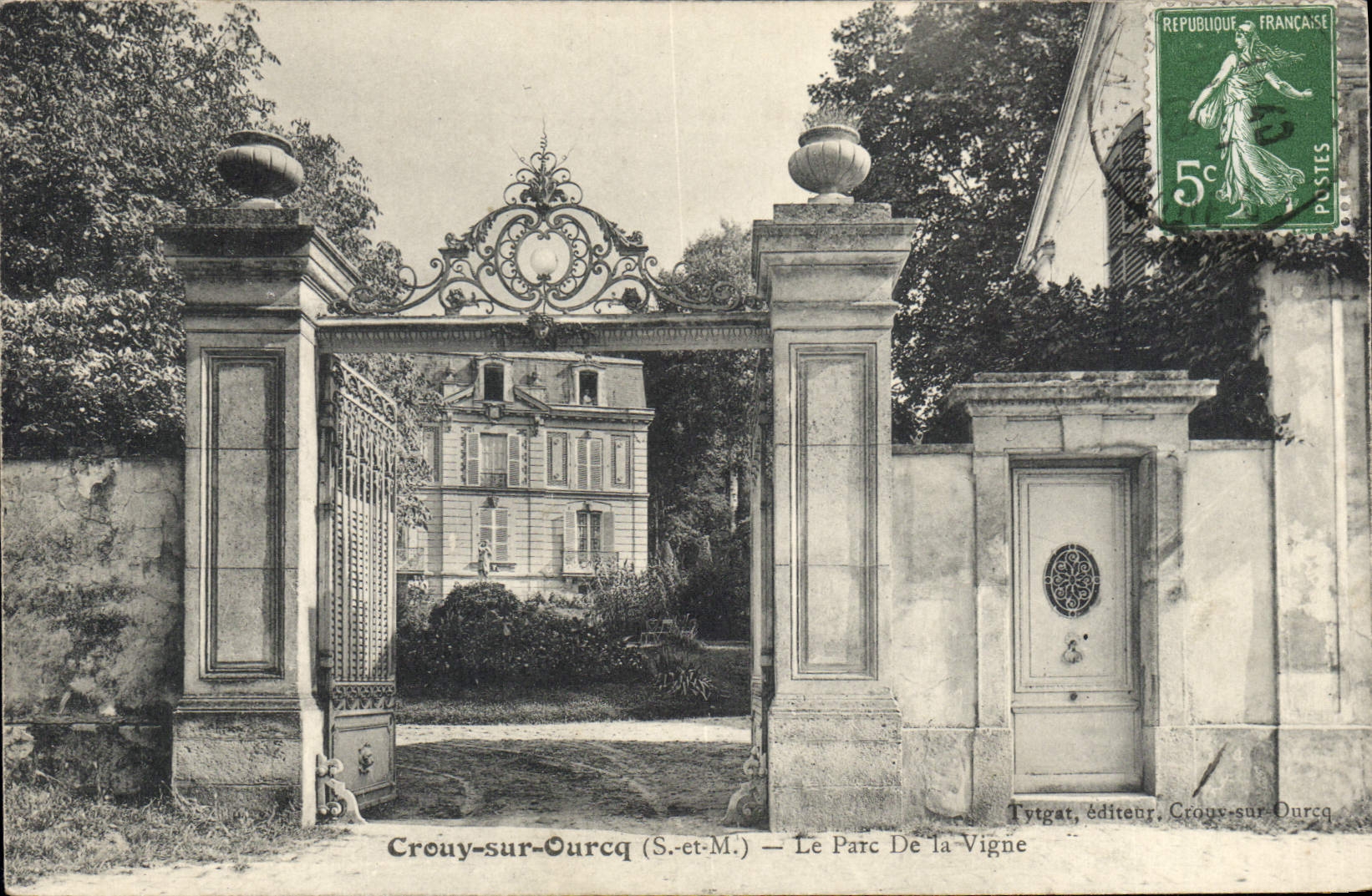 CPA Crouy sur Ourcq Le Parc De La Vigne