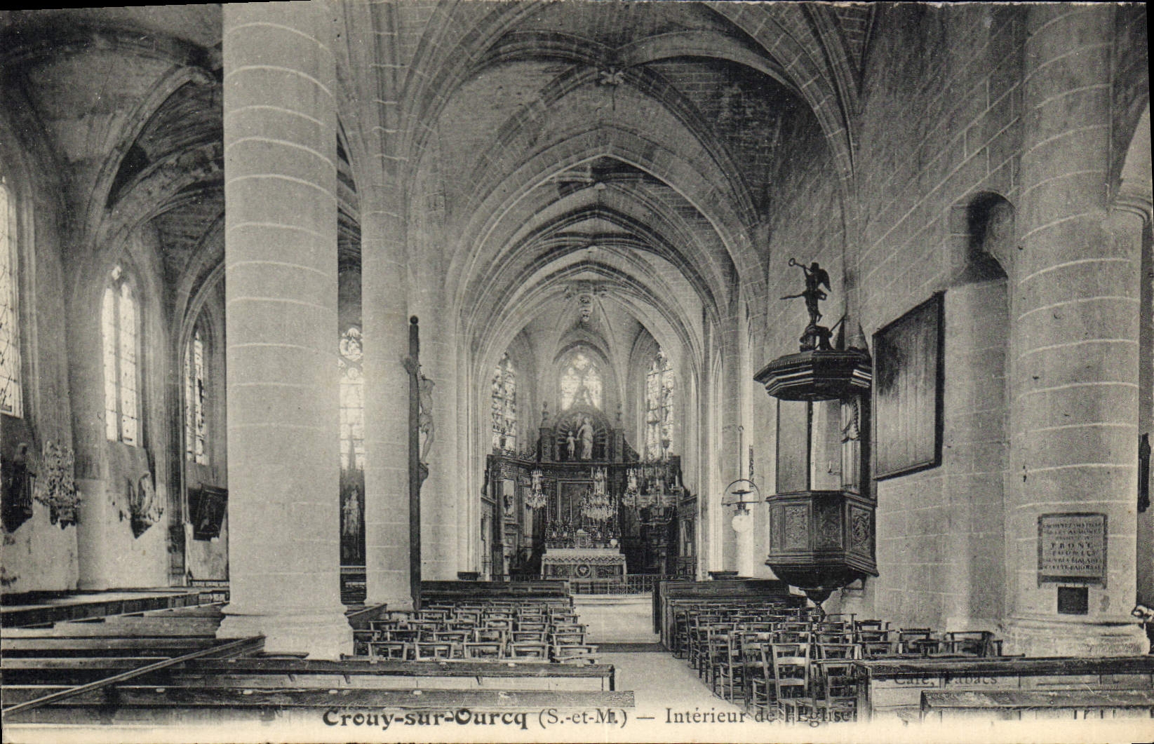 CPA Crouy Sur Ourcq Interieur De l'église