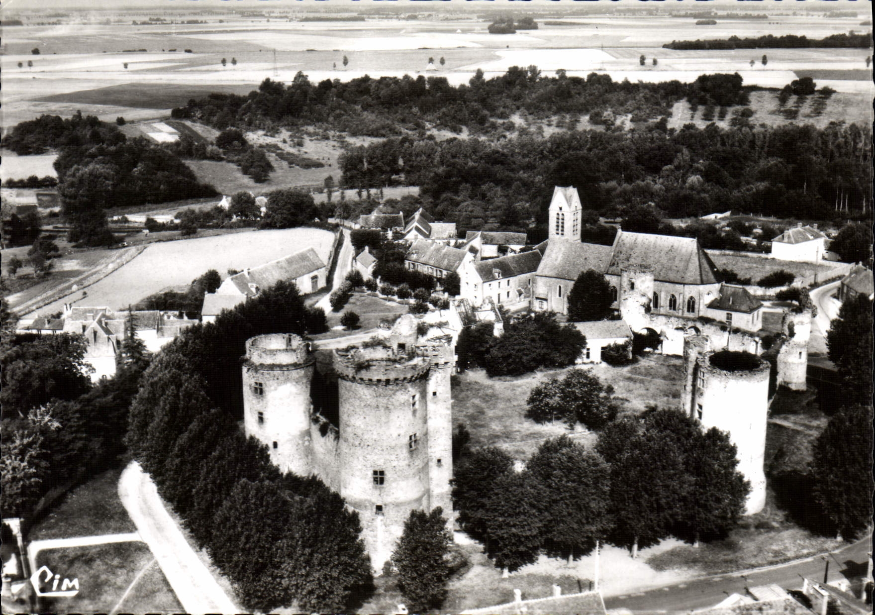 CPSM Blandy Les Tours Chateau Feodal Vue Generale