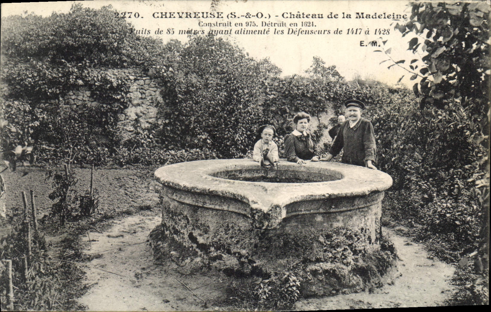 CPA Chevreuse château de la madeleine construit en 975 détruit en 1624 puits de 85 mètres